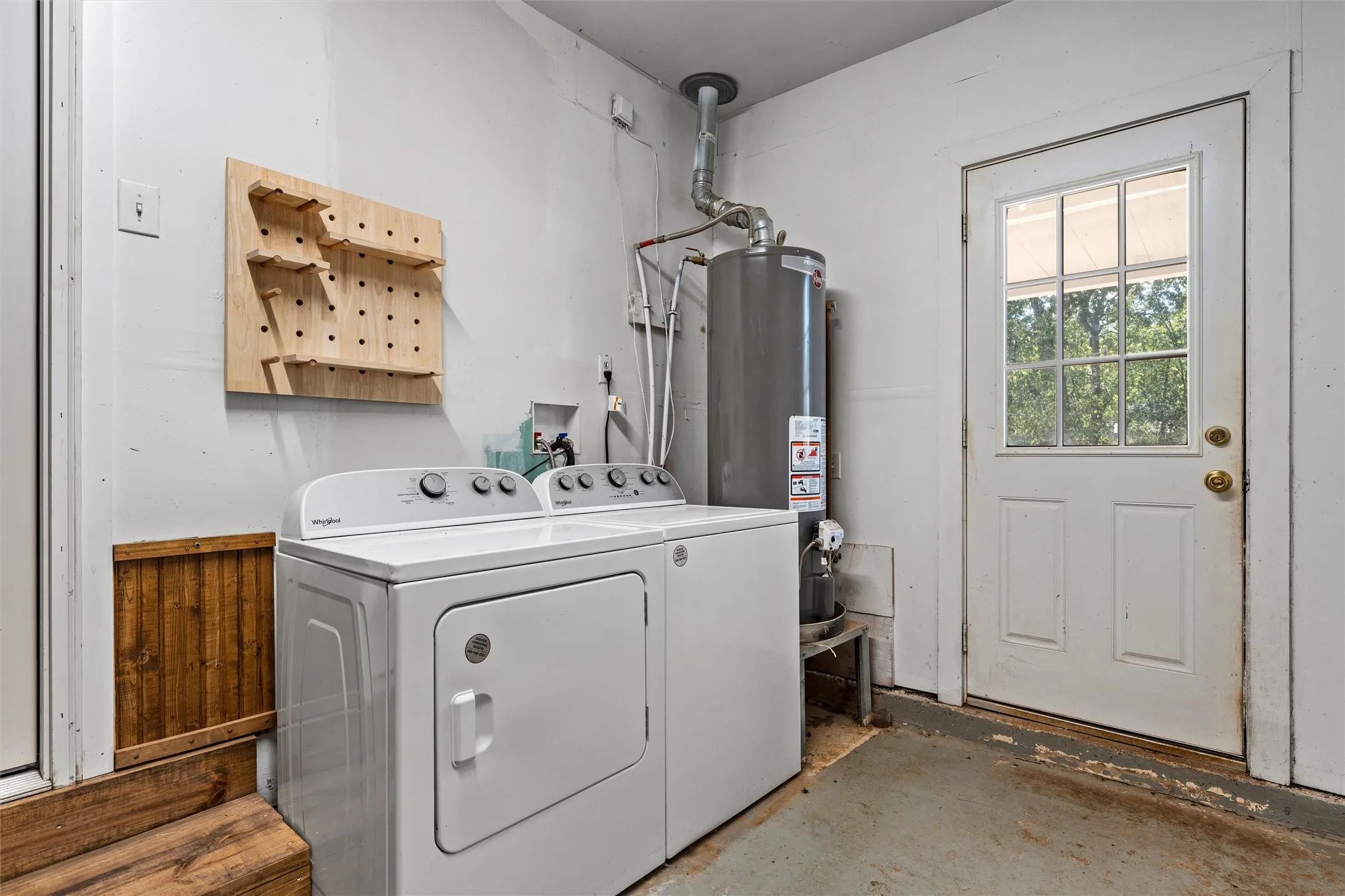 Single Family Residence For Sale in Mc Lennan County , 905 S Tyler, Mc Gregor, Texas 76657, 2 Bedroom, 1 Bathroom, 1 Garage spaces, 852 Sqft, built in 1950, mls#21395633, Real Estate Agent in Mc Gregor, Homes For Sale in Mc Lennan county, Homes For Sale in Mc Gregor, Realtor in Mc Gregor Texas, Real Estate Brokerage Independent Realty Texas, Luminita Cordes Realtor