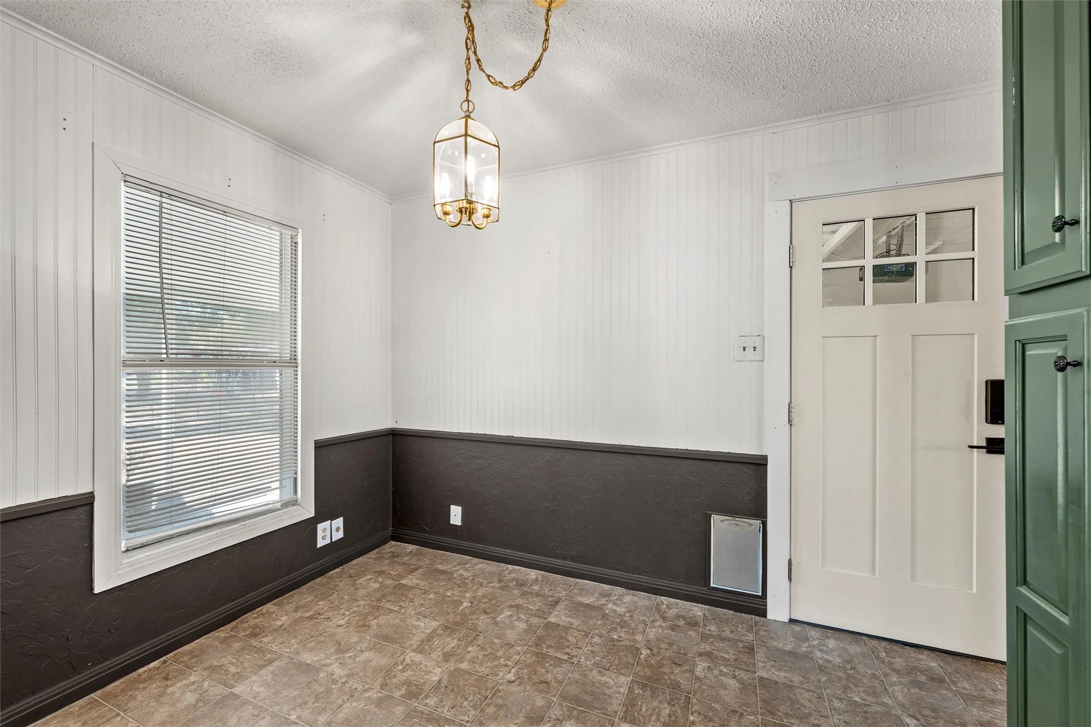 Single Family Residence For Sale in Mc Lennan County , 905 S Tyler, Mc Gregor, Texas 76657, 2 Bedroom, 1 Bathroom, 1 Garage spaces, 852 Sqft, built in 1950, mls#21395633, Real Estate Agent in Mc Gregor, Homes For Sale in Mc Lennan county, Homes For Sale in Mc Gregor, Realtor in Mc Gregor Texas, Real Estate Brokerage Independent Realty Texas, Luminita Cordes Realtor