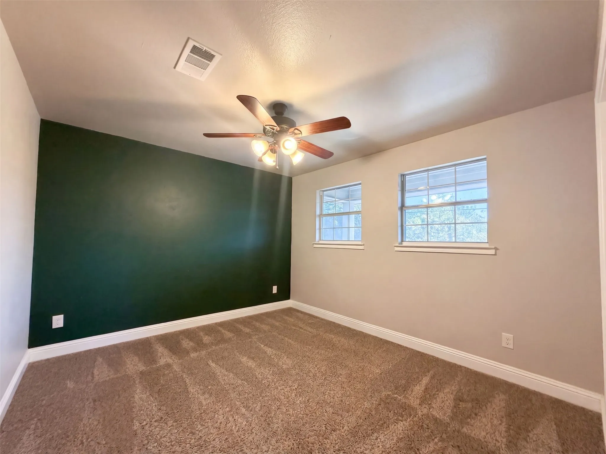 Single Family Residence For Sale in Hunt County , 6006 Colorado Street, Greenville, Texas 75402, 4 Bedroom, 3 Bathroom, 1 Garage spaces, 2,000 Sqft, built in 2019, mls#21398417, Real Estate Agent in Greenville, Homes For Sale in Hunt county, Homes For Sale in Greenville, Realtor in Greenville Texas, Real Estate Brokerage Independent Realty Texas, Luminita Cordes Realtor