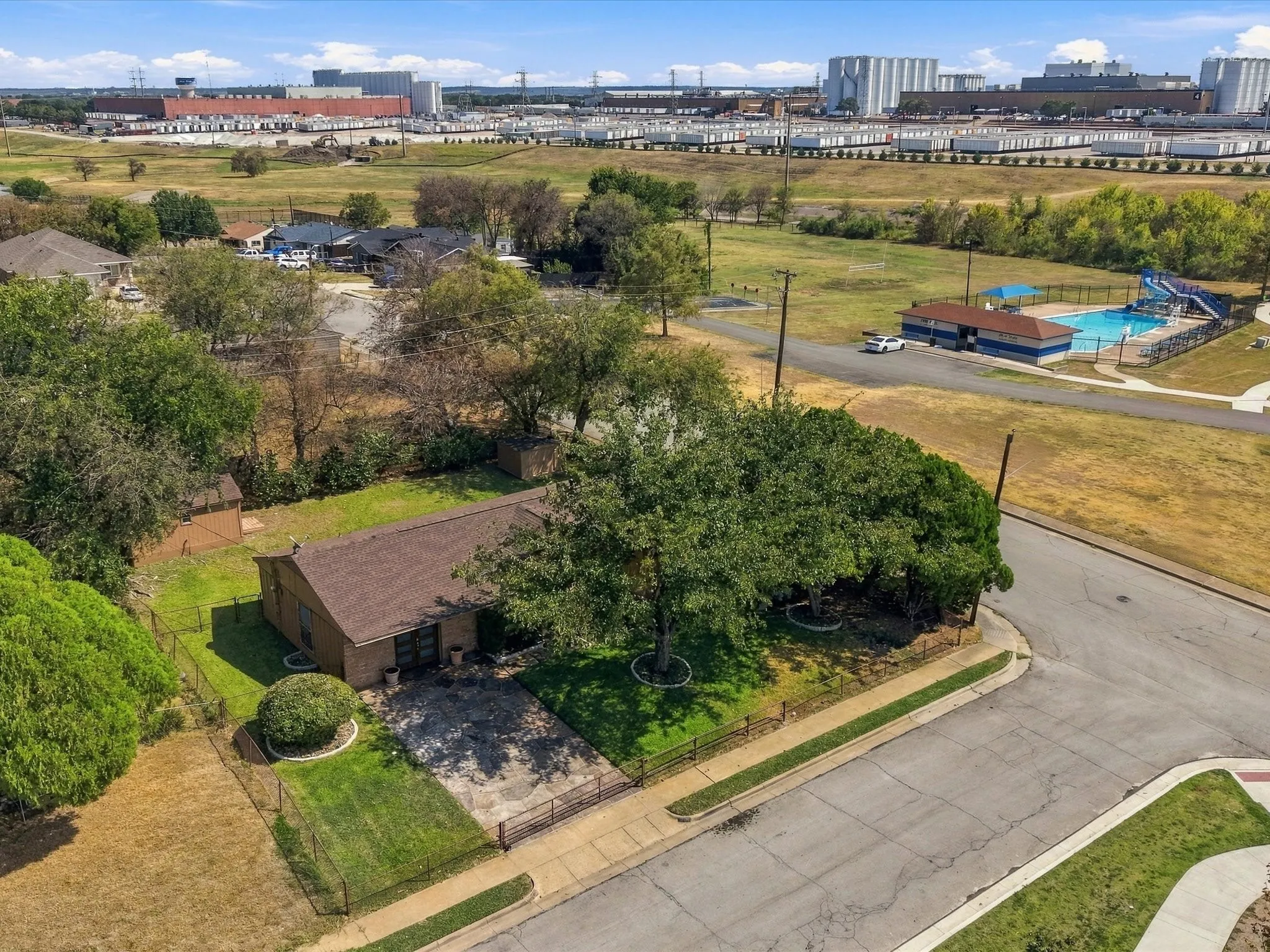 Single Family Residence For Sale in Tarrant County , 1041 Tuskegee Street, Grand Prairie, Texas 75051, 3 Bedroom, 2 Bathroom, Garage spaces, 1,579 Sqft, built in 1962, mls#21393184, Real Estate Agent in Grand Prairie, Homes For Sale in Tarrant county, Homes For Sale in Grand Prairie, Realtor in Grand Prairie Texas, Real Estate Brokerage Independent Realty Texas, Luminita Cordes Realtor