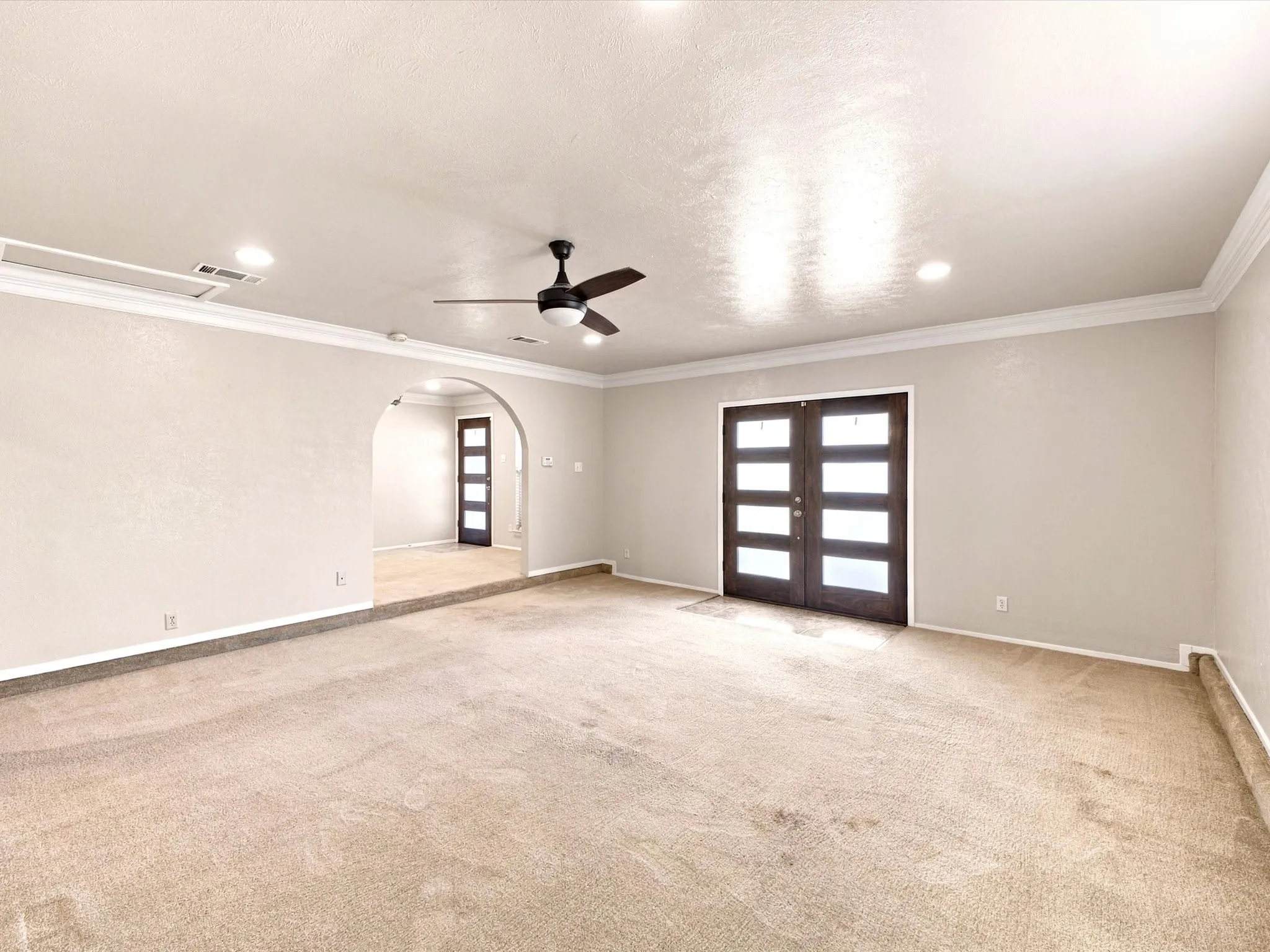 Single Family Residence For Sale in Tarrant County , 1041 Tuskegee Street, Grand Prairie, Texas 75051, 3 Bedroom, 2 Bathroom, Garage spaces, 1,579 Sqft, built in 1962, mls#21393184, Real Estate Agent in Grand Prairie, Homes For Sale in Tarrant county, Homes For Sale in Grand Prairie, Realtor in Grand Prairie Texas, Real Estate Brokerage Independent Realty Texas, Luminita Cordes Realtor