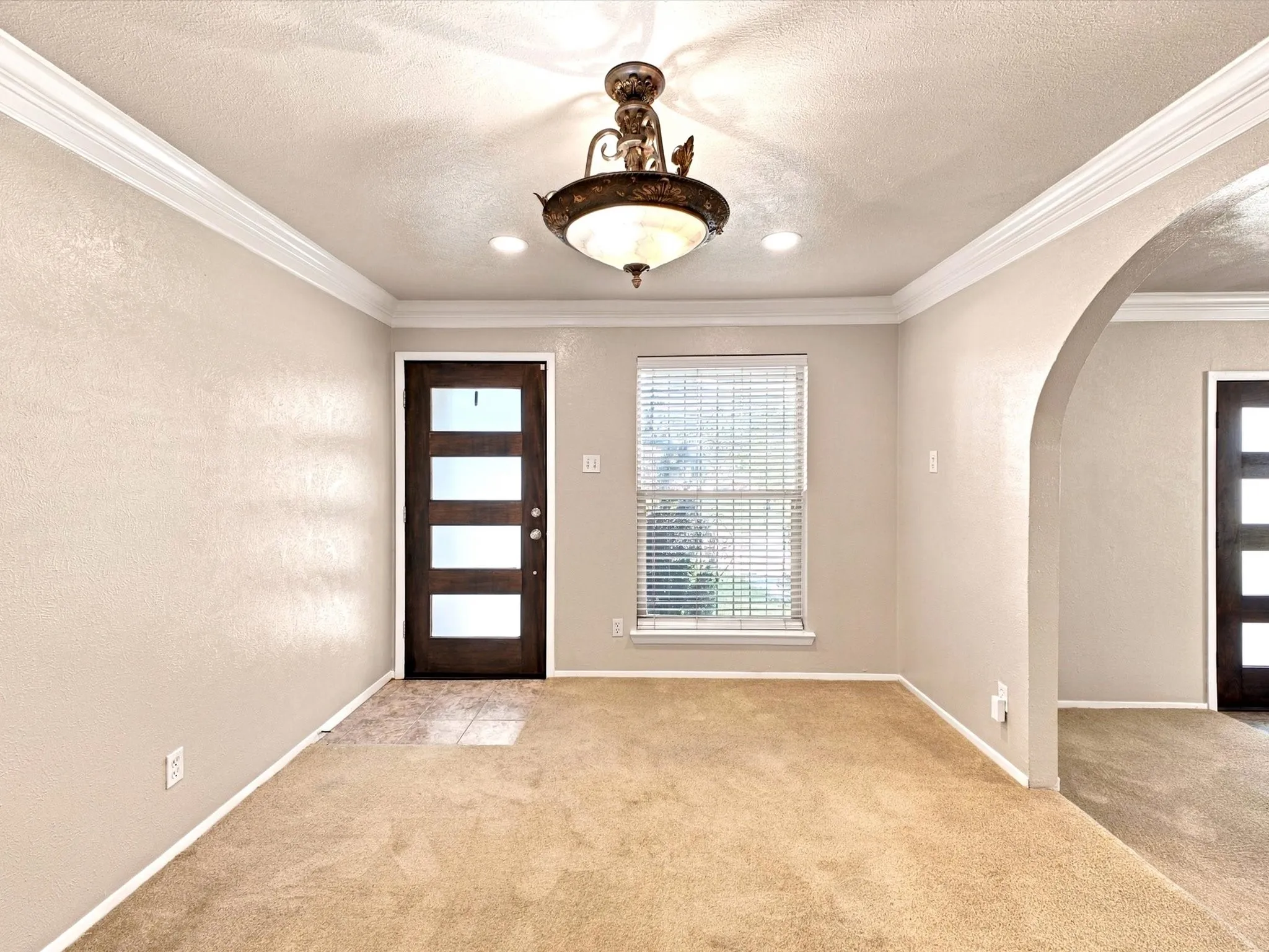Single Family Residence For Sale in Tarrant County , 1041 Tuskegee Street, Grand Prairie, Texas 75051, 3 Bedroom, 2 Bathroom, Garage spaces, 1,579 Sqft, built in 1962, mls#21393184, Real Estate Agent in Grand Prairie, Homes For Sale in Tarrant county, Homes For Sale in Grand Prairie, Realtor in Grand Prairie Texas, Real Estate Brokerage Independent Realty Texas, Luminita Cordes Realtor