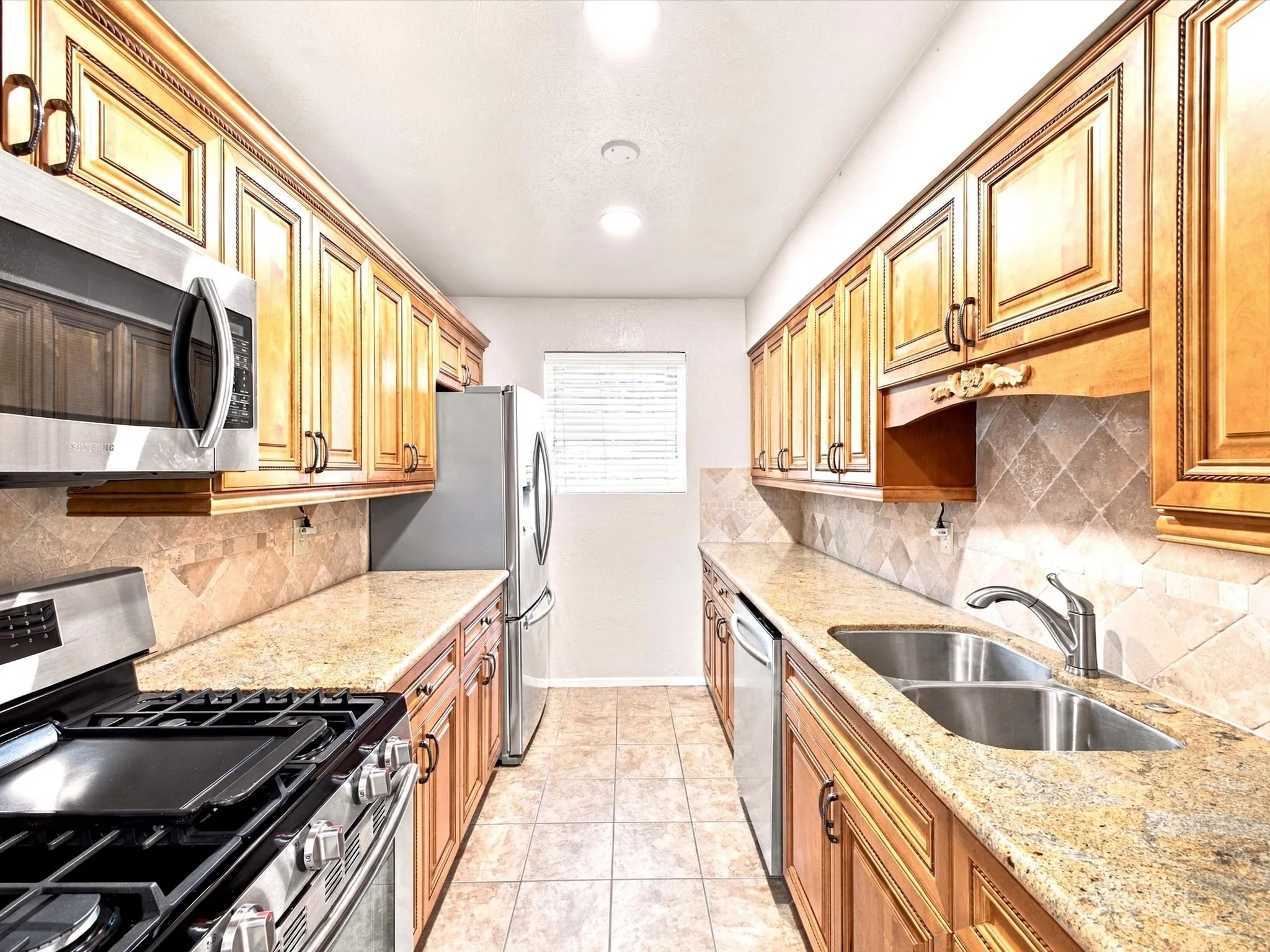 Single Family Residence For Sale in Tarrant County , 1041 Tuskegee Street, Grand Prairie, Texas 75051, 3 Bedroom, 2 Bathroom, Garage spaces, 1,579 Sqft, built in 1962, mls#21393184, Real Estate Agent in Grand Prairie, Homes For Sale in Tarrant county, Homes For Sale in Grand Prairie, Realtor in Grand Prairie Texas, Real Estate Brokerage Independent Realty Texas, Luminita Cordes Realtor