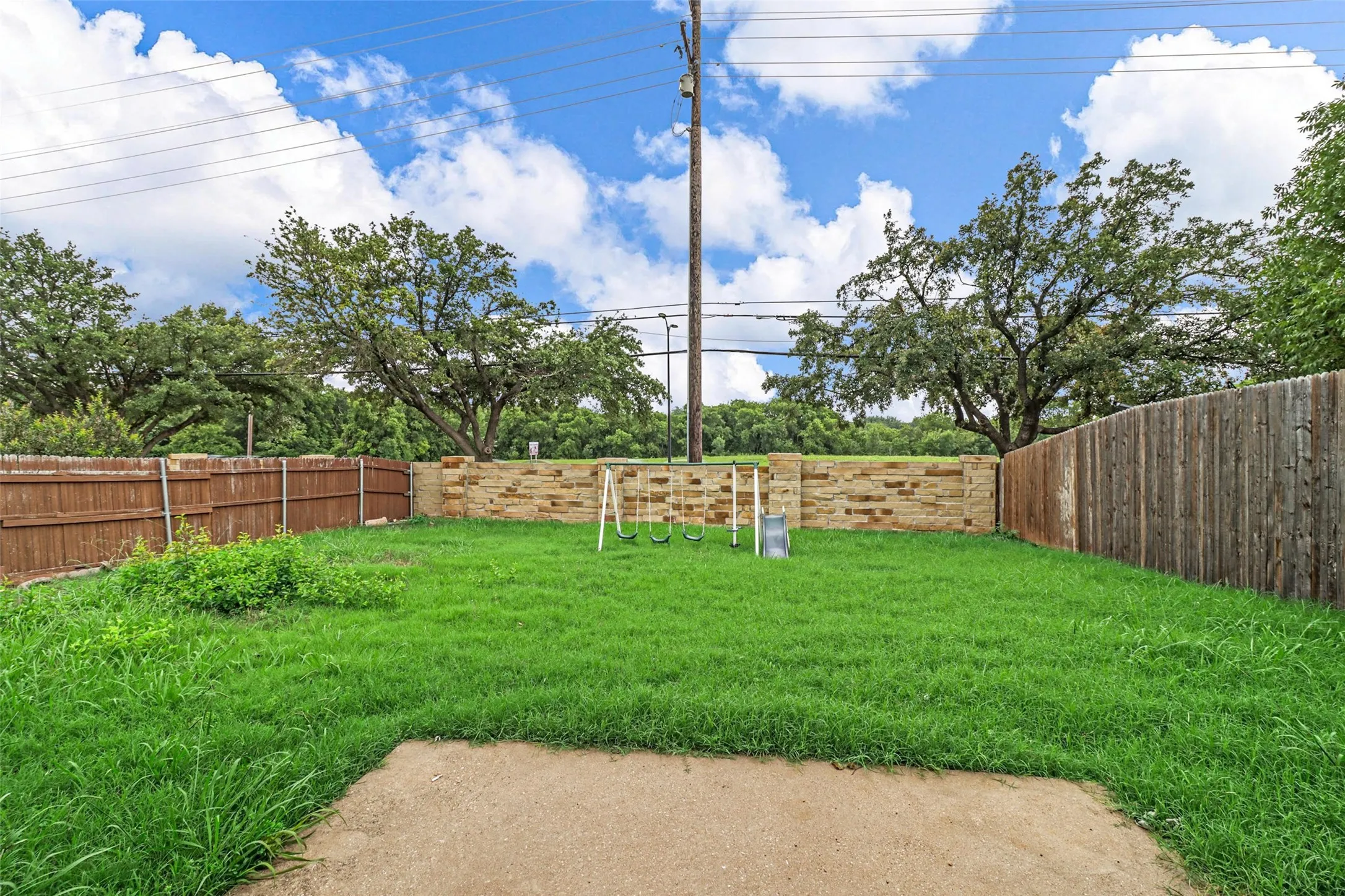 Single Family Residence For Rent in Denton County , 1579 Chivalry Lane, Little Elm, Texas 75068, 3 Bedroom, 2 Bathroom, 2 Garage spaces, 1,802 Sqft, built in 2000, mls#21398422, Real Estate Agent in Little Elm, Homes For Rent in Denton county, Homes For Rent in Little Elm, Realtor in Little Elm Texas, Real Estate Brokerage Independent Realty Texas, Luminita Cordes Realtor