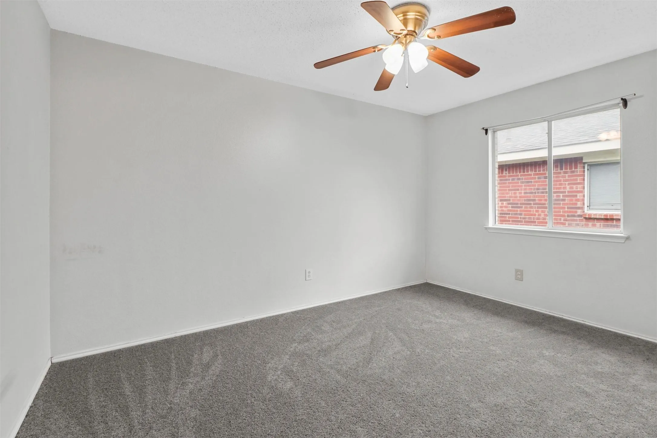 Single Family Residence For Rent in Denton County , 1579 Chivalry Lane, Little Elm, Texas 75068, 3 Bedroom, 2 Bathroom, 2 Garage spaces, 1,802 Sqft, built in 2000, mls#21398422, Real Estate Agent in Little Elm, Homes For Rent in Denton county, Homes For Rent in Little Elm, Realtor in Little Elm Texas, Real Estate Brokerage Independent Realty Texas, Luminita Cordes Realtor