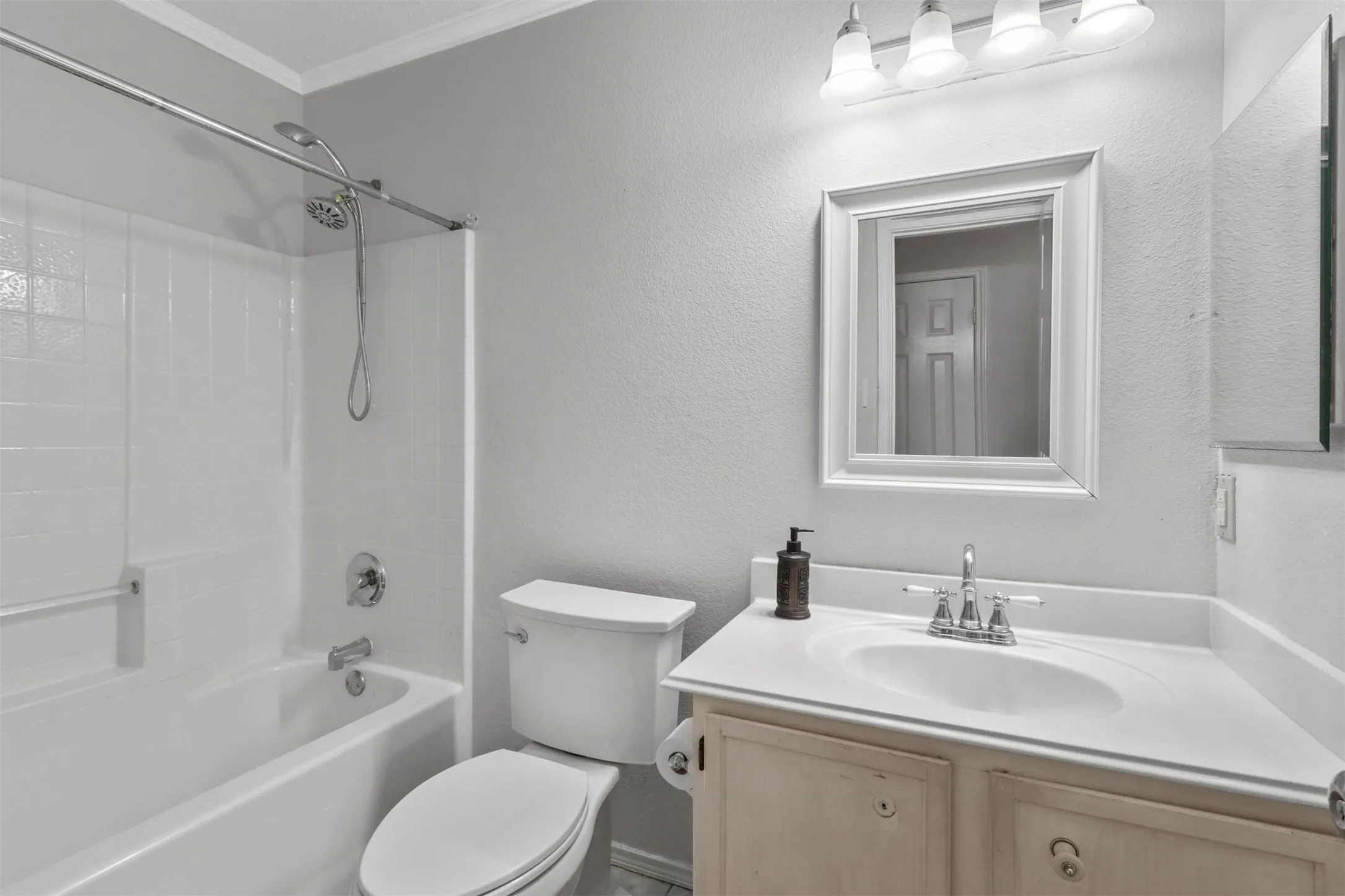 Single Family Residence For Rent in Denton County , 1579 Chivalry Lane, Little Elm, Texas 75068, 3 Bedroom, 2 Bathroom, 2 Garage spaces, 1,802 Sqft, built in 2000, mls#21398422, Real Estate Agent in Little Elm, Homes For Rent in Denton county, Homes For Rent in Little Elm, Realtor in Little Elm Texas, Real Estate Brokerage Independent Realty Texas, Luminita Cordes Realtor