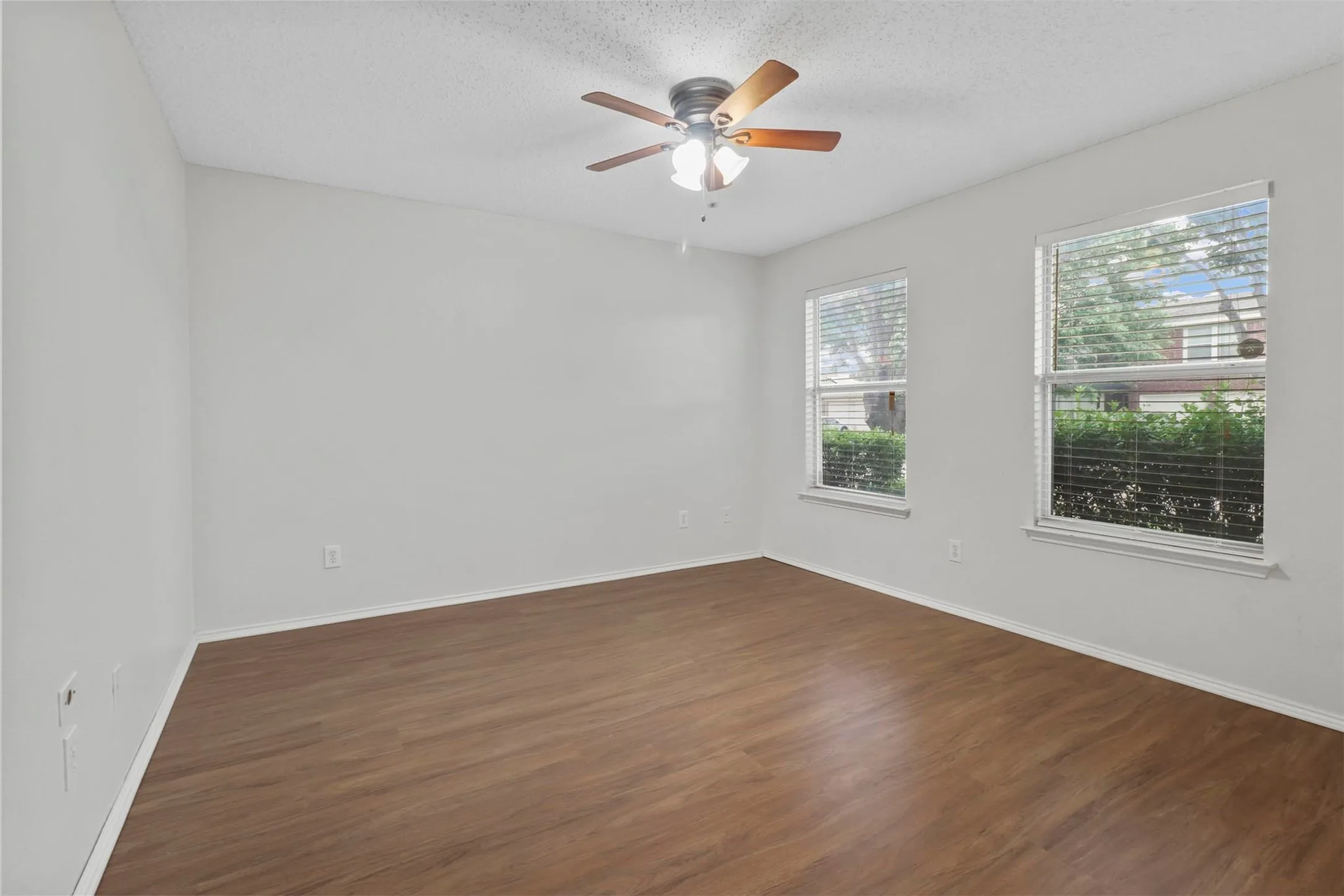 Single Family Residence For Rent in Denton County , 1579 Chivalry Lane, Little Elm, Texas 75068, 3 Bedroom, 2 Bathroom, 2 Garage spaces, 1,802 Sqft, built in 2000, mls#21398422, Real Estate Agent in Little Elm, Homes For Rent in Denton county, Homes For Rent in Little Elm, Realtor in Little Elm Texas, Real Estate Brokerage Independent Realty Texas, Luminita Cordes Realtor