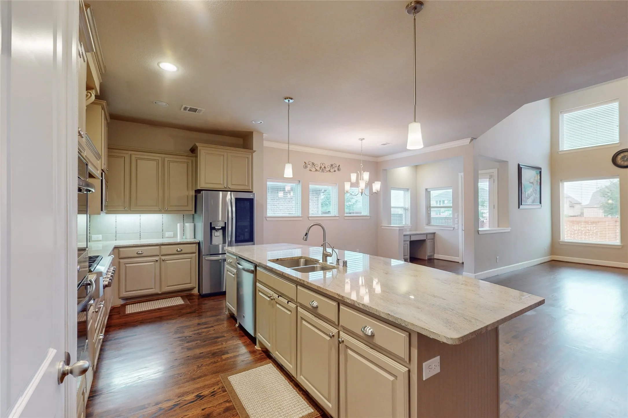 Single Family Residence For Rent in Dallas County , 112 Spear Court, Irving, Texas 75063, 5 Bedroom, 5 Bathroom, 2 Garage spaces, 3,705 Sqft, built in 2014, mls#21398427, Real Estate Agent in Irving, Homes For Rent in Dallas county, Homes For Rent in Irving, Realtor in Irving Texas, Real Estate Brokerage Independent Realty Texas, Luminita Cordes Realtor