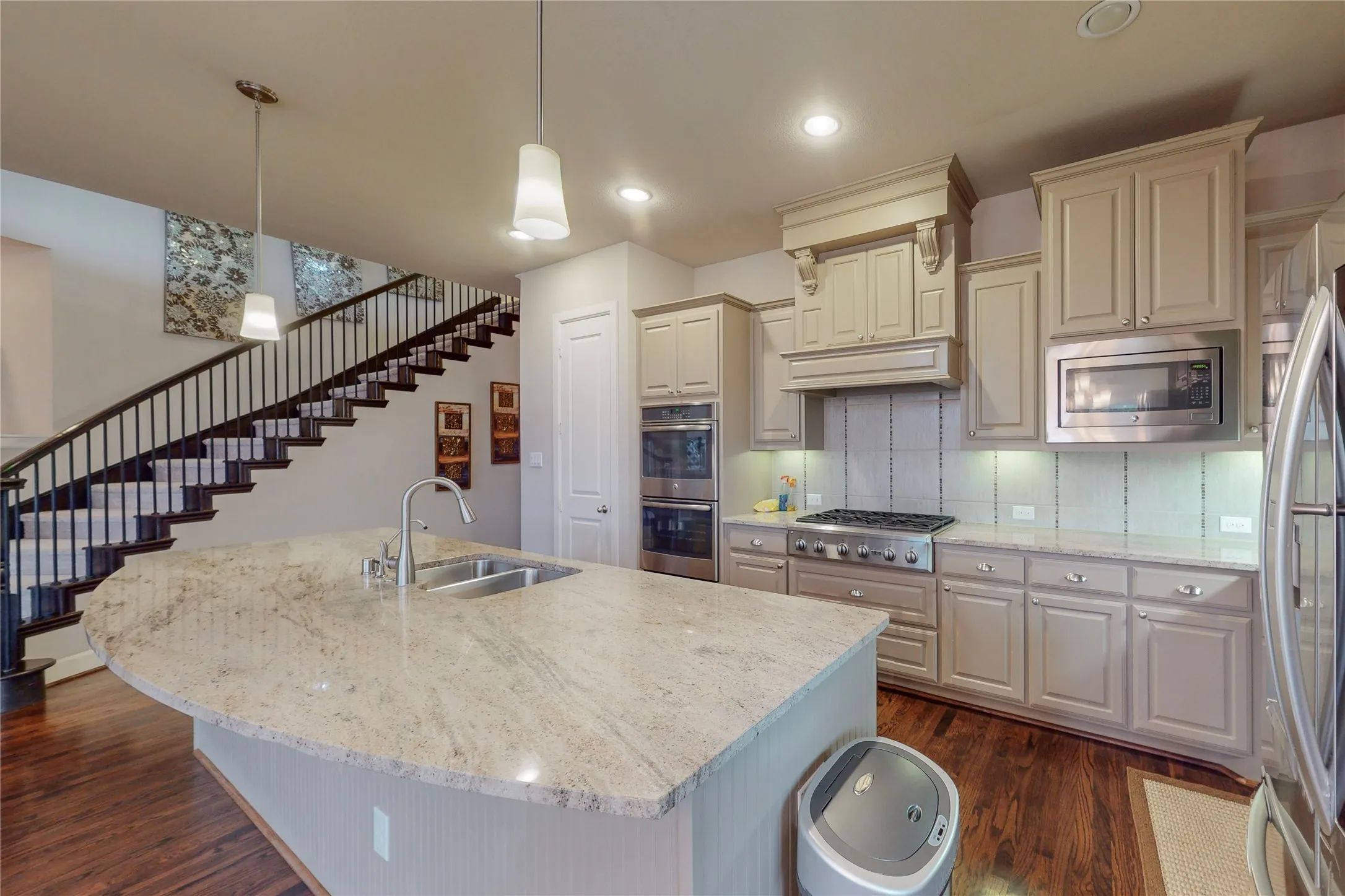 Single Family Residence For Rent in Dallas County , 112 Spear Court, Irving, Texas 75063, 5 Bedroom, 5 Bathroom, 2 Garage spaces, 3,705 Sqft, built in 2014, mls#21398427, Real Estate Agent in Irving, Homes For Rent in Dallas county, Homes For Rent in Irving, Realtor in Irving Texas, Real Estate Brokerage Independent Realty Texas, Luminita Cordes Realtor