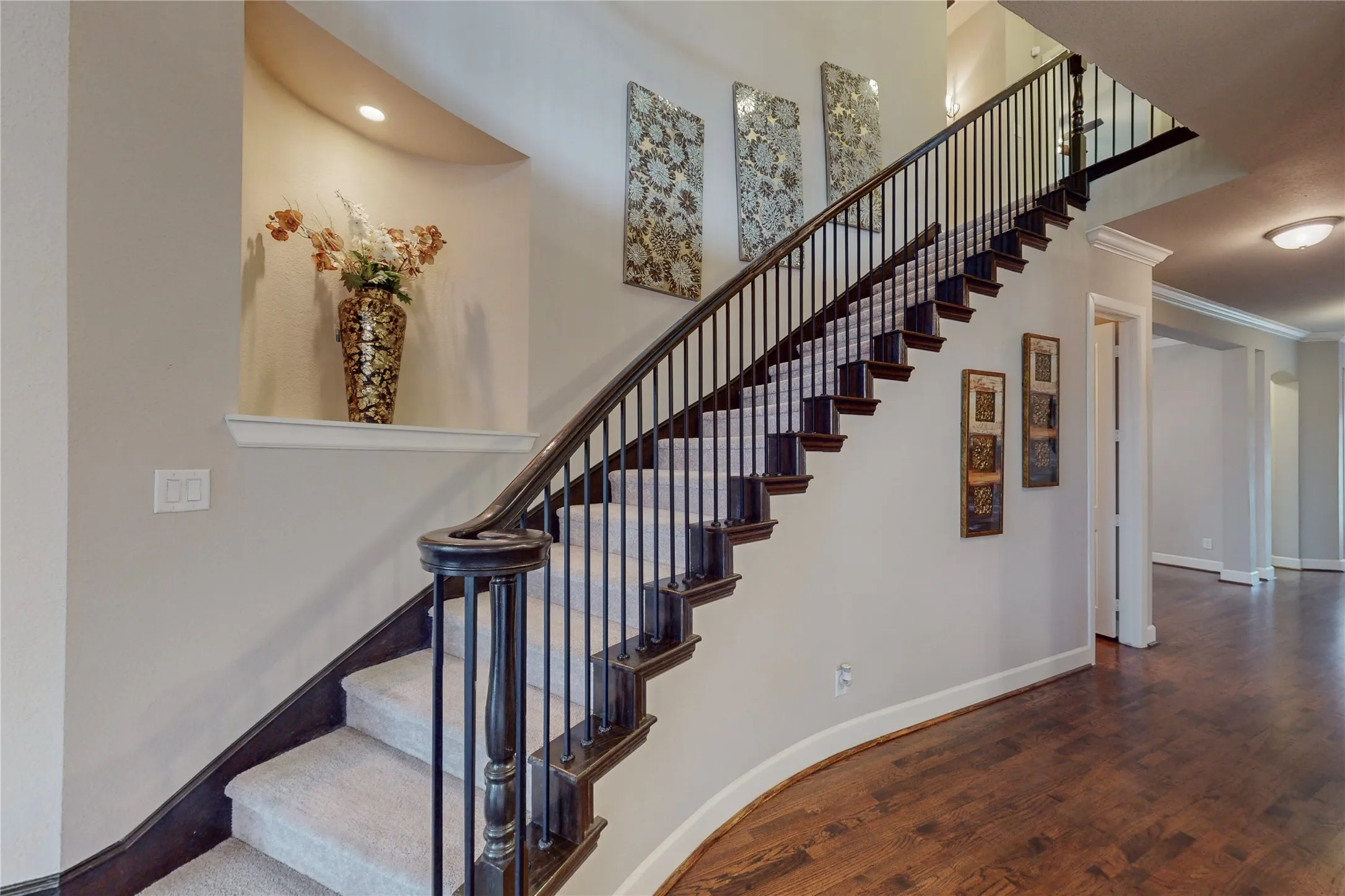 Single Family Residence For Rent in Dallas County , 112 Spear Court, Irving, Texas 75063, 5 Bedroom, 5 Bathroom, 2 Garage spaces, 3,705 Sqft, built in 2014, mls#21398427, Real Estate Agent in Irving, Homes For Rent in Dallas county, Homes For Rent in Irving, Realtor in Irving Texas, Real Estate Brokerage Independent Realty Texas, Luminita Cordes Realtor