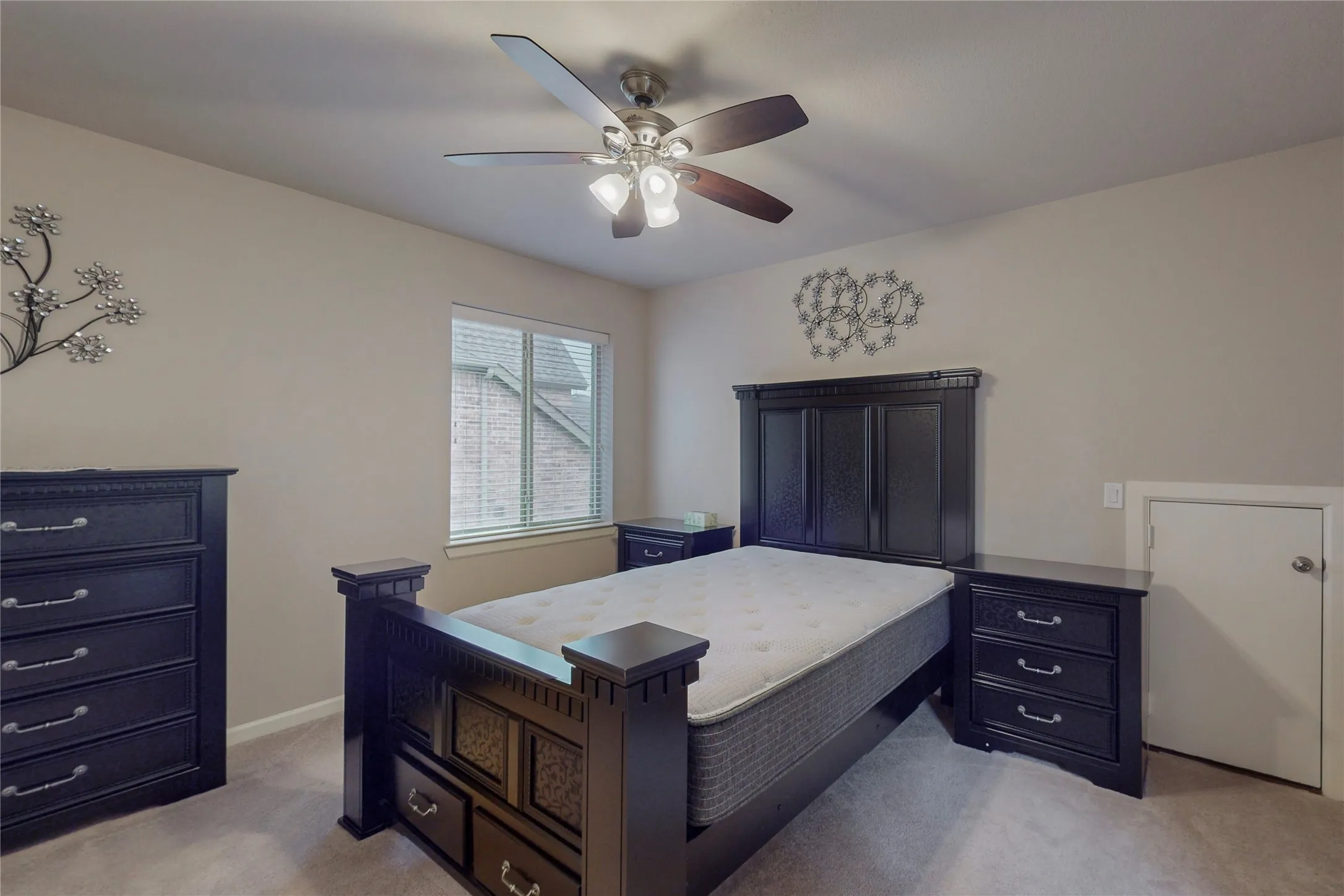Single Family Residence For Rent in Dallas County , 112 Spear Court, Irving, Texas 75063, 5 Bedroom, 5 Bathroom, 2 Garage spaces, 3,705 Sqft, built in 2014, mls#21398427, Real Estate Agent in Irving, Homes For Rent in Dallas county, Homes For Rent in Irving, Realtor in Irving Texas, Real Estate Brokerage Independent Realty Texas, Luminita Cordes Realtor