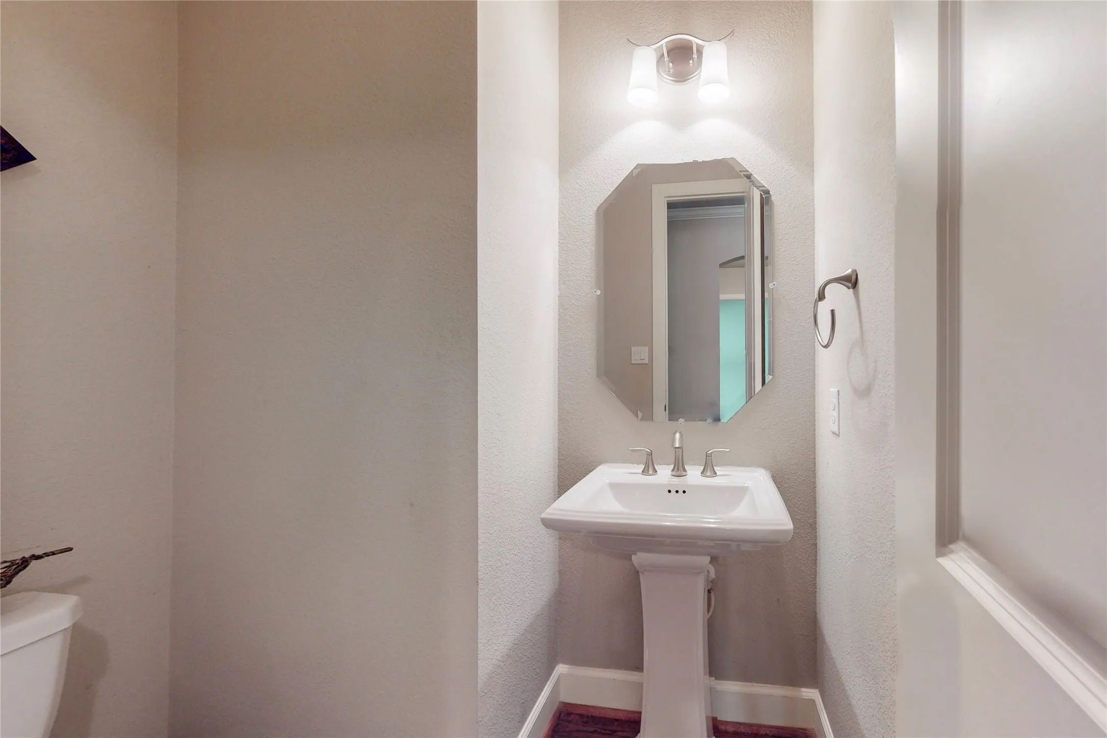 Single Family Residence For Rent in Dallas County , 112 Spear Court, Irving, Texas 75063, 5 Bedroom, 5 Bathroom, 2 Garage spaces, 3,705 Sqft, built in 2014, mls#21398427, Real Estate Agent in Irving, Homes For Rent in Dallas county, Homes For Rent in Irving, Realtor in Irving Texas, Real Estate Brokerage Independent Realty Texas, Luminita Cordes Realtor