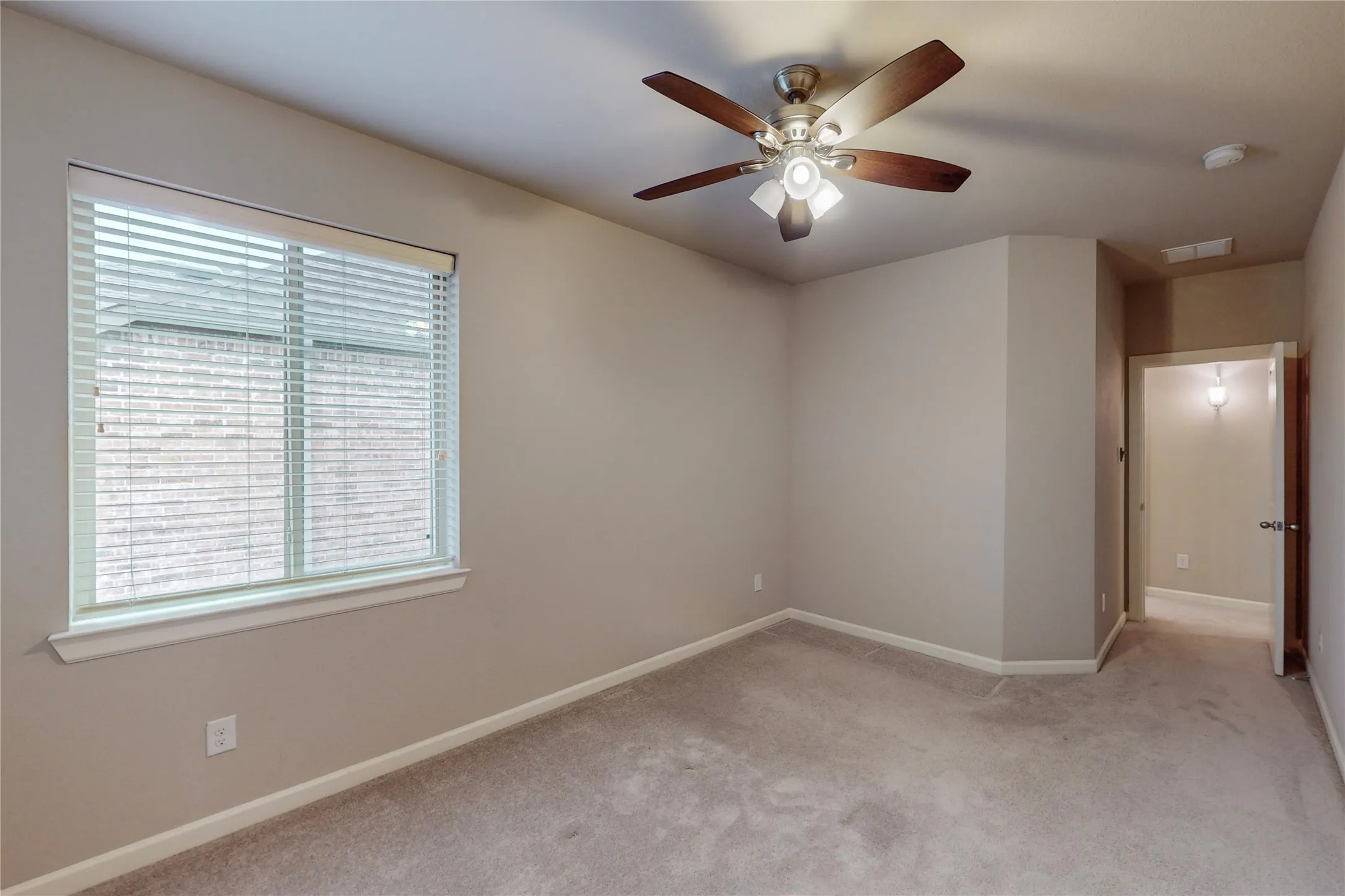 Single Family Residence For Rent in Dallas County , 112 Spear Court, Irving, Texas 75063, 5 Bedroom, 5 Bathroom, 2 Garage spaces, 3,705 Sqft, built in 2014, mls#21398427, Real Estate Agent in Irving, Homes For Rent in Dallas county, Homes For Rent in Irving, Realtor in Irving Texas, Real Estate Brokerage Independent Realty Texas, Luminita Cordes Realtor