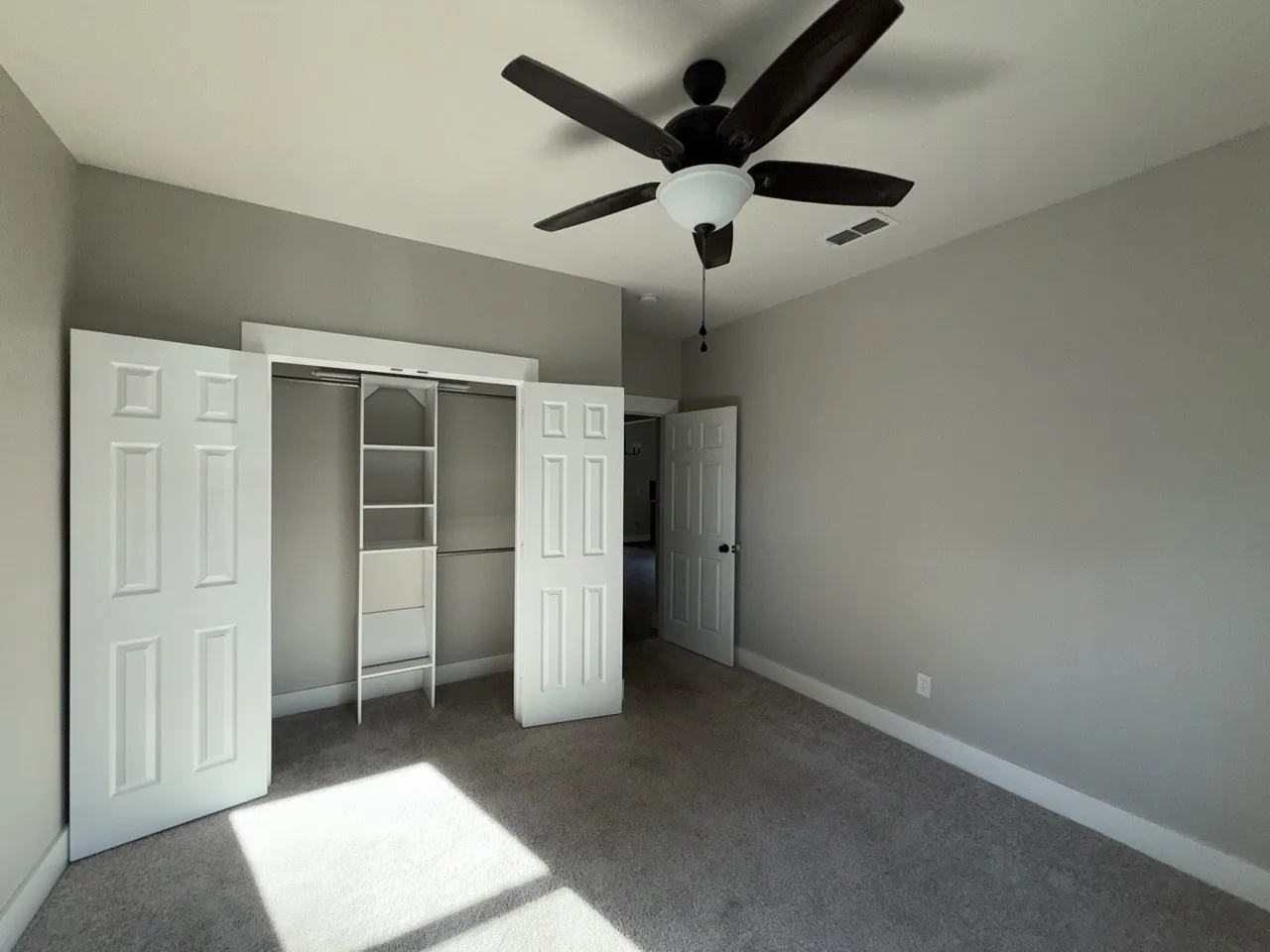Single Family Residence For Sale in Van Zandt County , 180 N Oak Place, Van, Texas 75790, 3 Bedroom, 2 Bathroom, 2 Garage spaces, 1,447 Sqft, built in 2023, mls#21394252, Real Estate Agent in Van, Homes For Sale in Van Zandt county, Homes For Sale in Van, Realtor in Van Texas, Real Estate Brokerage Independent Realty Texas, Luminita Cordes Realtor