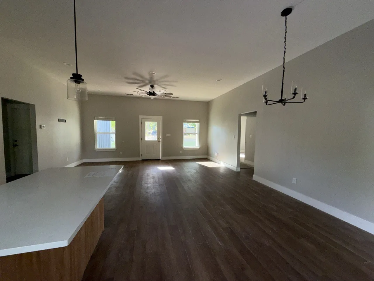 Single Family Residence For Sale in Van Zandt County , 180 N Oak Place, Van, Texas 75790, 3 Bedroom, 2 Bathroom, 2 Garage spaces, 1,447 Sqft, built in 2023, mls#21394252, Real Estate Agent in Van, Homes For Sale in Van Zandt county, Homes For Sale in Van, Realtor in Van Texas, Real Estate Brokerage Independent Realty Texas, Luminita Cordes Realtor