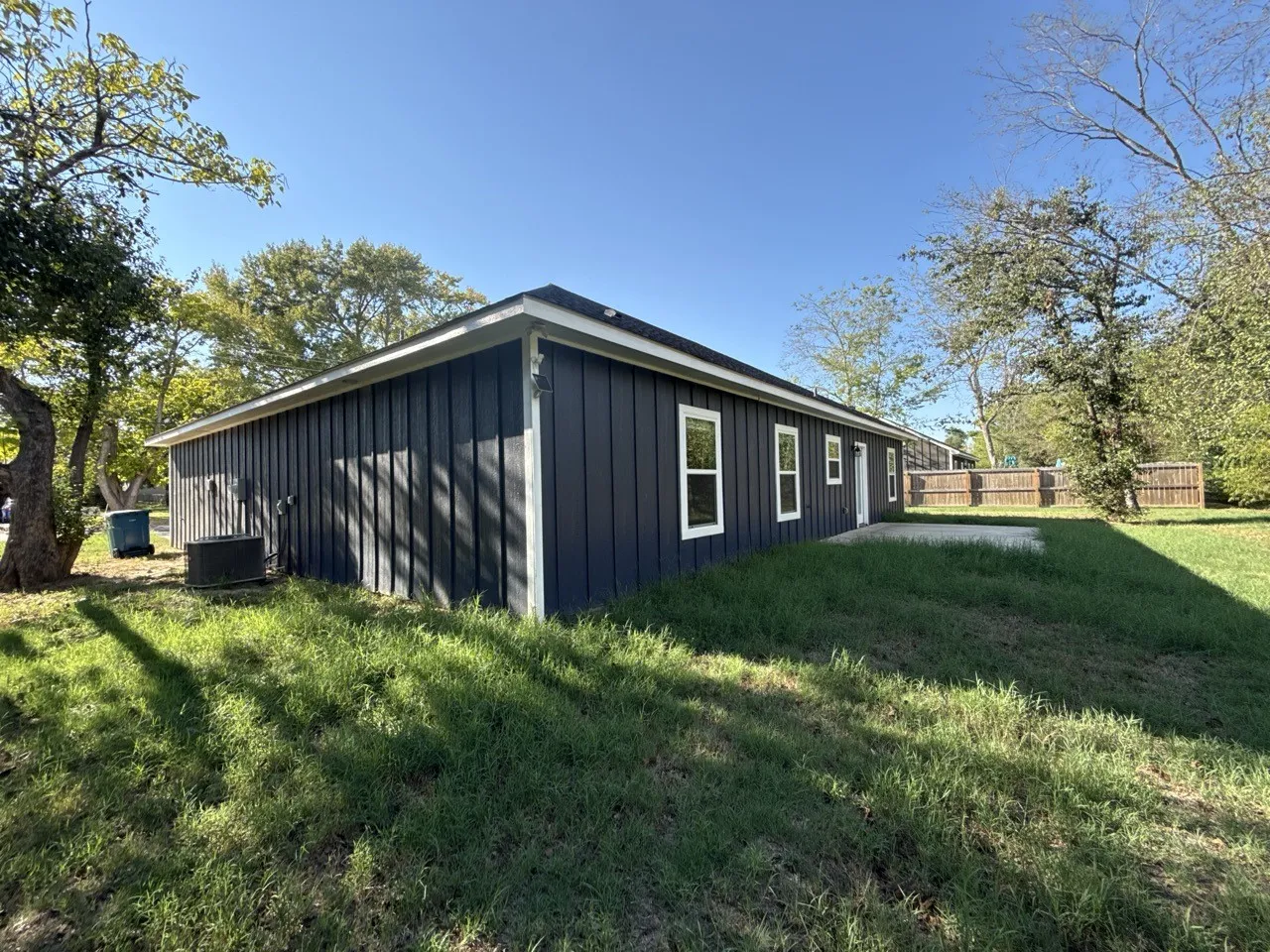 Single Family Residence For Sale in Van Zandt County , 180 N Oak Place, Van, Texas 75790, 3 Bedroom, 2 Bathroom, 2 Garage spaces, 1,447 Sqft, built in 2023, mls#21394252, Real Estate Agent in Van, Homes For Sale in Van Zandt county, Homes For Sale in Van, Realtor in Van Texas, Real Estate Brokerage Independent Realty Texas, Luminita Cordes Realtor