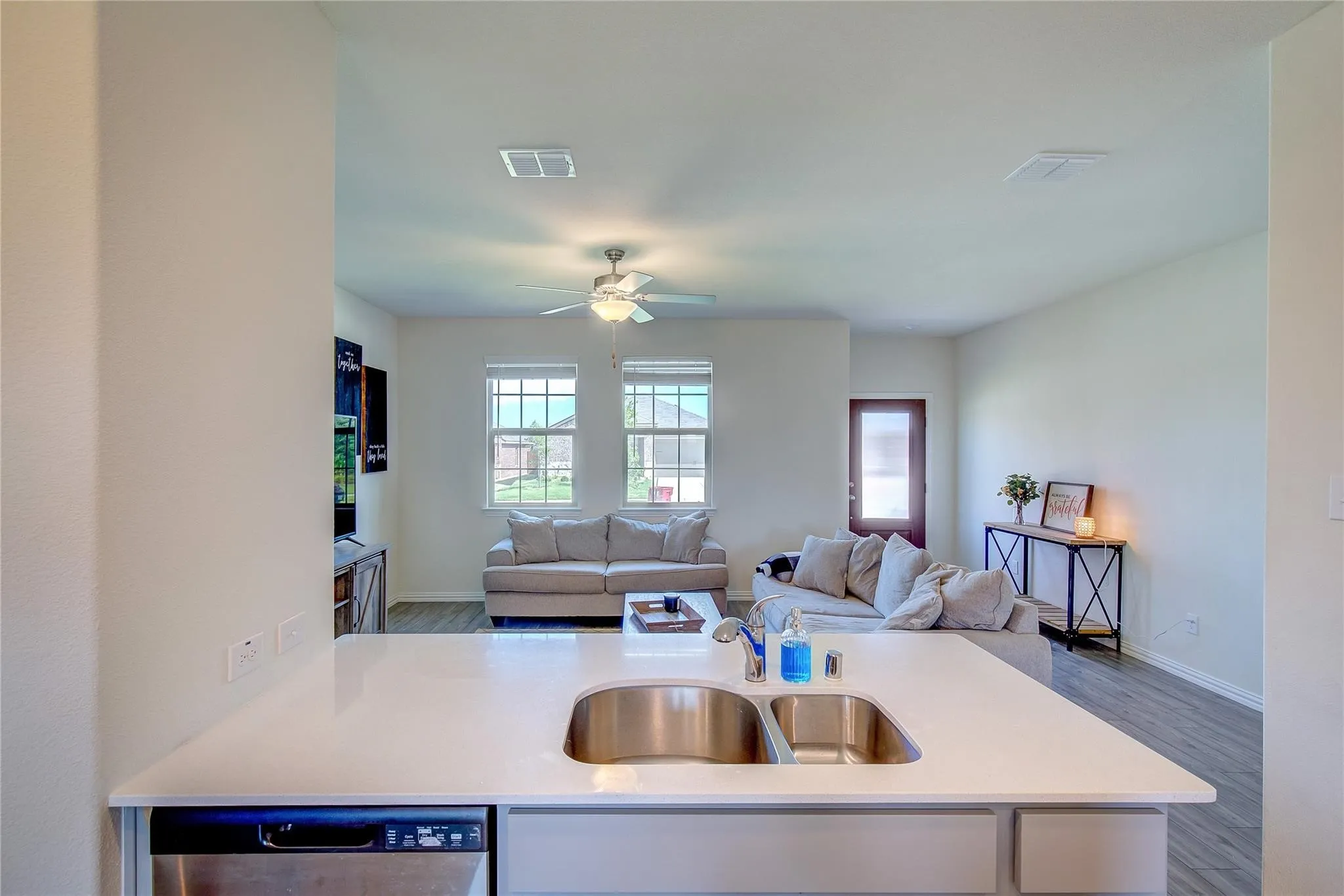 Single Family Residence For Rent in Hunt County , 2124 Whispering Sage Boulevard, Royse City, Texas 75189, 3 Bedroom, 2 Bathroom, 2 Garage spaces, 1,426 Sqft, built in 2020, mls#21397857, Real Estate Agent in Royse City, Homes For Rent in Hunt county, Homes For Rent in Royse City, Realtor in Royse City Texas, Real Estate Brokerage Independent Realty Texas, Luminita Cordes Realtor