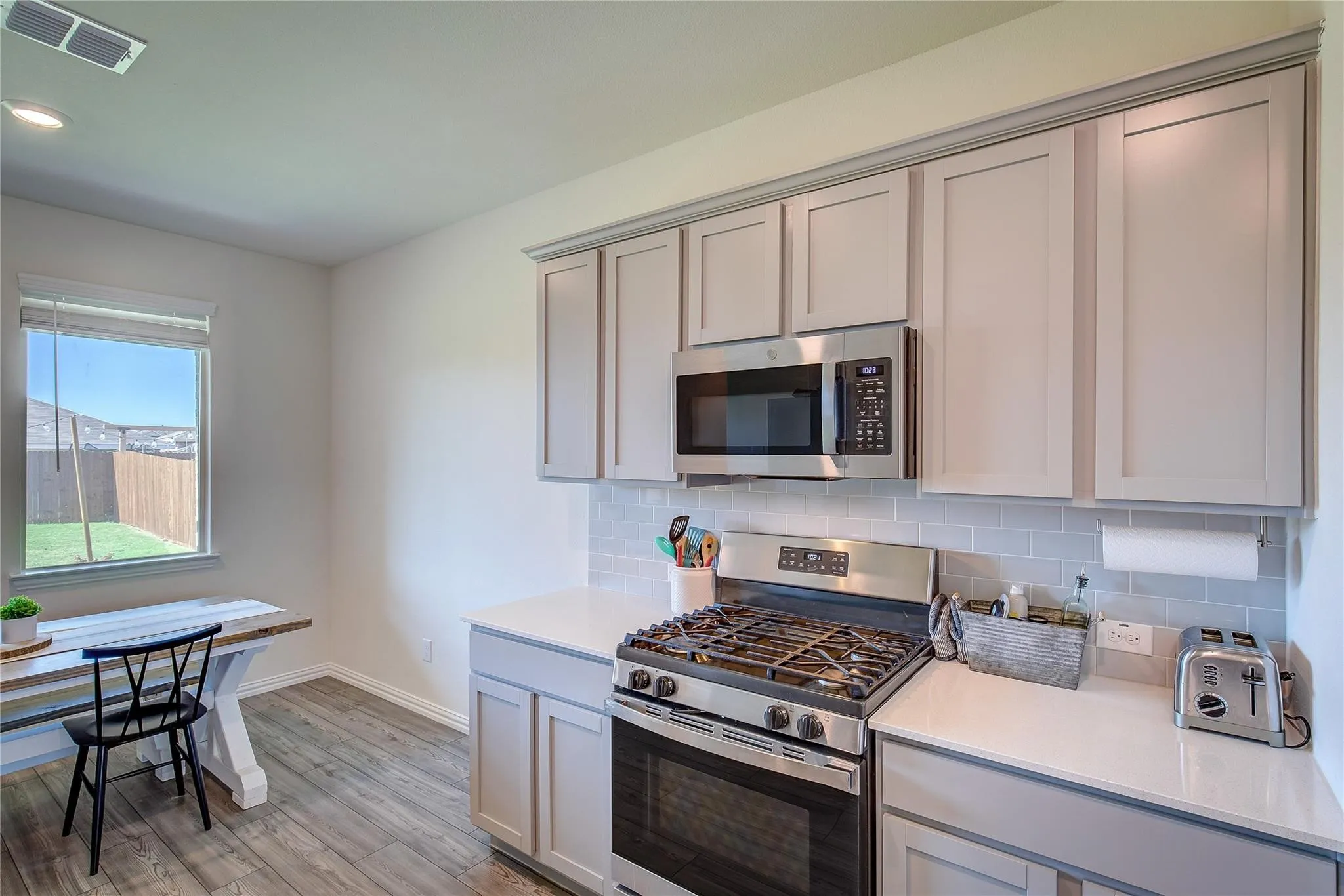 Single Family Residence For Rent in Hunt County , 2124 Whispering Sage Boulevard, Royse City, Texas 75189, 3 Bedroom, 2 Bathroom, 2 Garage spaces, 1,426 Sqft, built in 2020, mls#21397857, Real Estate Agent in Royse City, Homes For Rent in Hunt county, Homes For Rent in Royse City, Realtor in Royse City Texas, Real Estate Brokerage Independent Realty Texas, Luminita Cordes Realtor