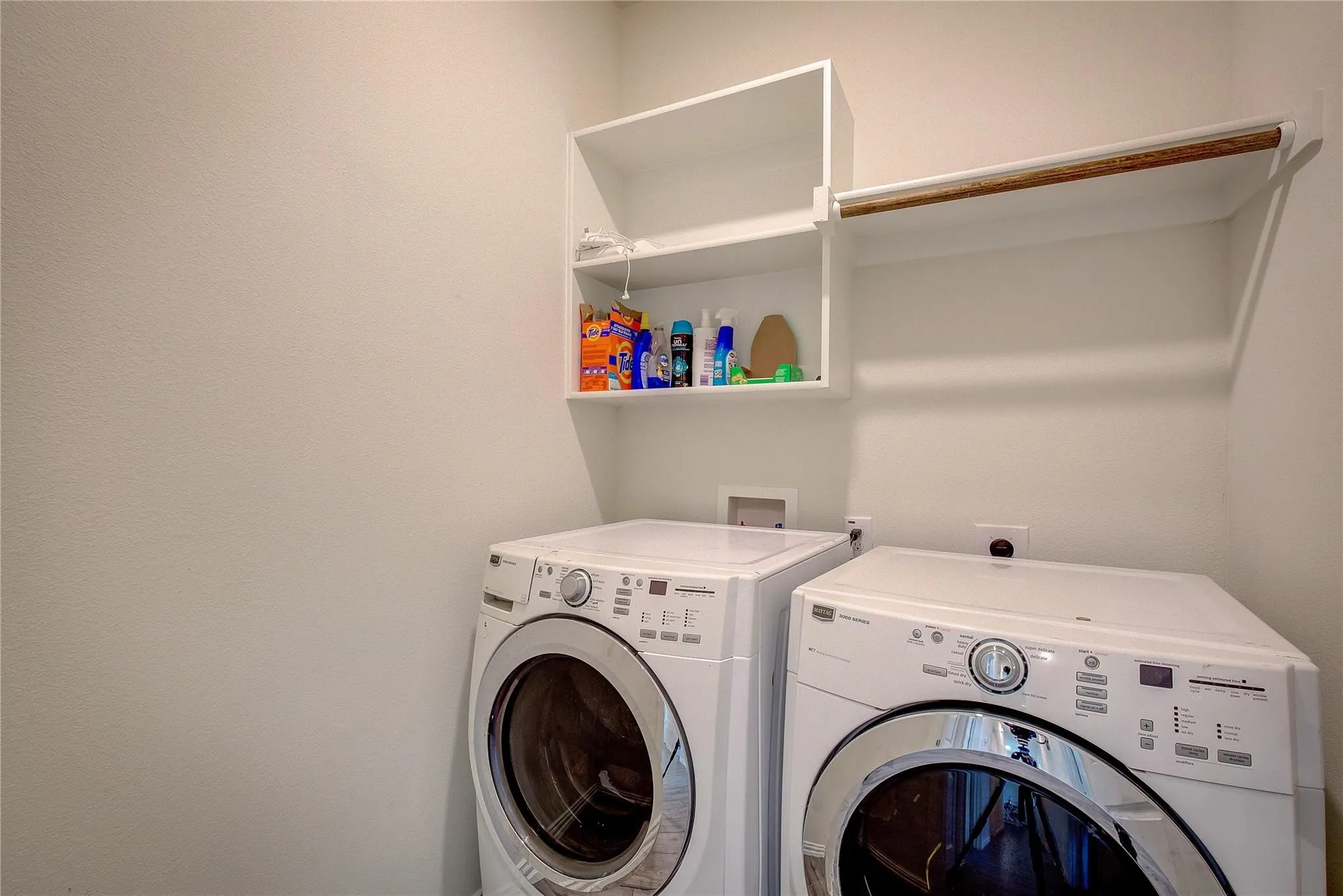 Single Family Residence For Rent in Hunt County , 2124 Whispering Sage Boulevard, Royse City, Texas 75189, 3 Bedroom, 2 Bathroom, 2 Garage spaces, 1,426 Sqft, built in 2020, mls#21397857, Real Estate Agent in Royse City, Homes For Rent in Hunt county, Homes For Rent in Royse City, Realtor in Royse City Texas, Real Estate Brokerage Independent Realty Texas, Luminita Cordes Realtor