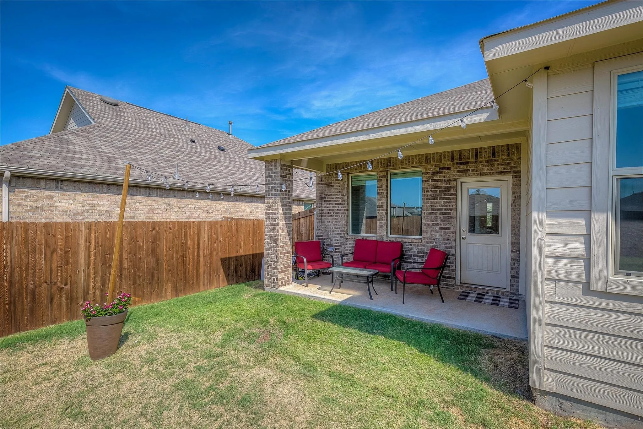 Single Family Residence For Rent in Hunt County , 2124 Whispering Sage Boulevard, Royse City, Texas 75189, 3 Bedroom, 2 Bathroom, 2 Garage spaces, 1,426 Sqft, built in 2020, mls#21397857, Real Estate Agent in Royse City, Homes For Rent in Hunt county, Homes For Rent in Royse City, Realtor in Royse City Texas, Real Estate Brokerage Independent Realty Texas, Luminita Cordes Realtor