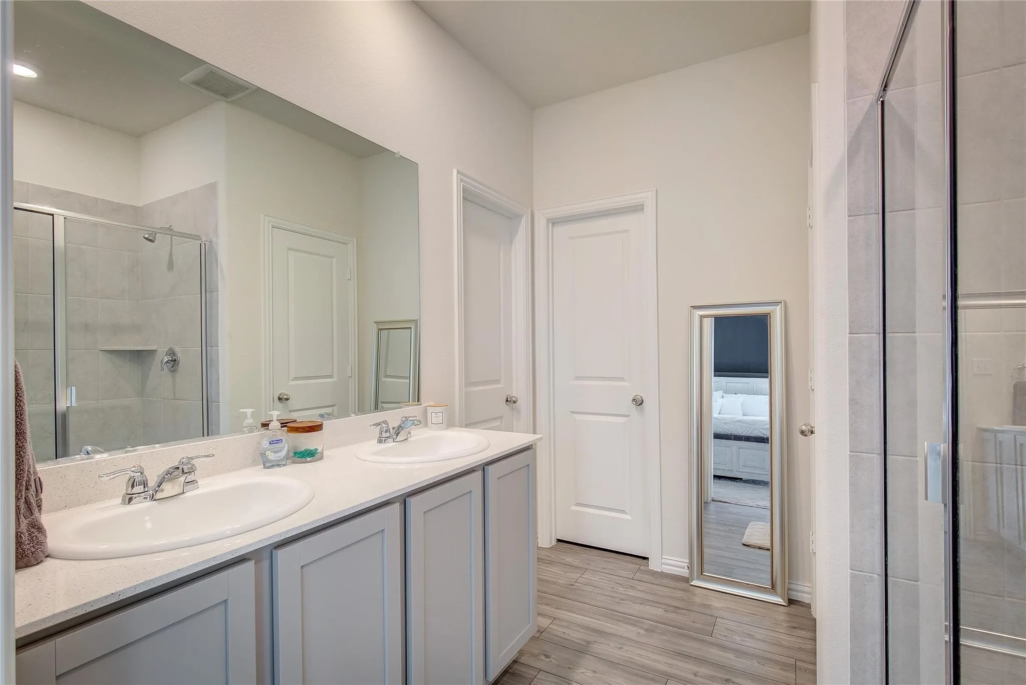 Single Family Residence For Rent in Hunt County , 2124 Whispering Sage Boulevard, Royse City, Texas 75189, 3 Bedroom, 2 Bathroom, 2 Garage spaces, 1,426 Sqft, built in 2020, mls#21397857, Real Estate Agent in Royse City, Homes For Rent in Hunt county, Homes For Rent in Royse City, Realtor in Royse City Texas, Real Estate Brokerage Independent Realty Texas, Luminita Cordes Realtor