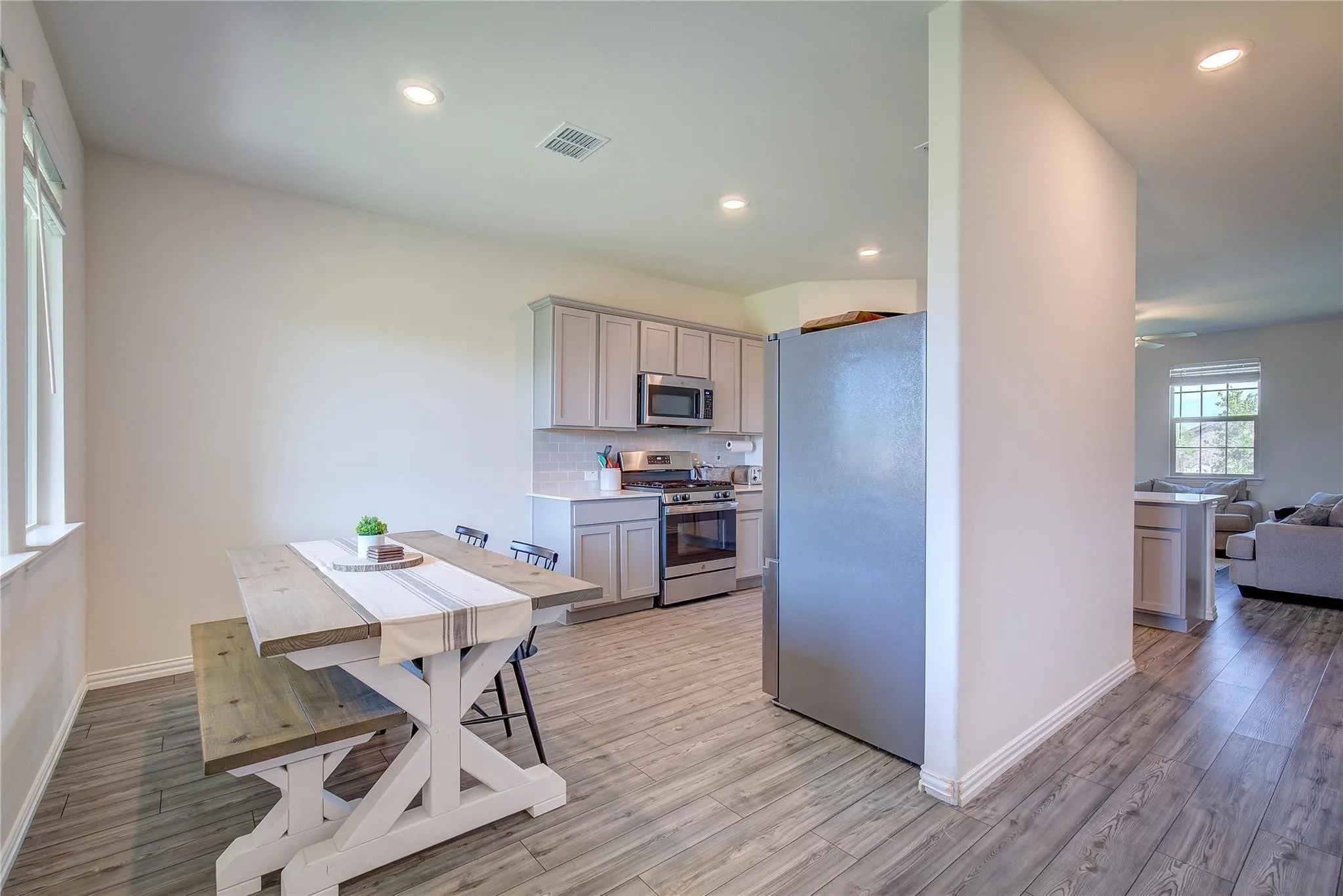 Single Family Residence For Rent in Hunt County , 2124 Whispering Sage Boulevard, Royse City, Texas 75189, 3 Bedroom, 2 Bathroom, 2 Garage spaces, 1,426 Sqft, built in 2020, mls#21397857, Real Estate Agent in Royse City, Homes For Rent in Hunt county, Homes For Rent in Royse City, Realtor in Royse City Texas, Real Estate Brokerage Independent Realty Texas, Luminita Cordes Realtor
