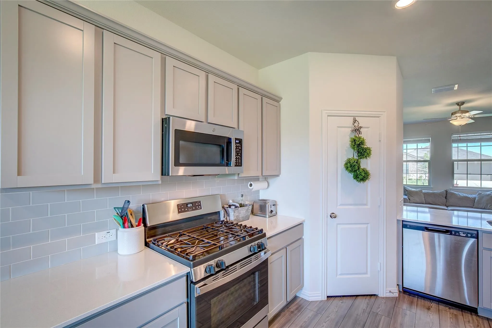 Single Family Residence For Rent in Hunt County , 2124 Whispering Sage Boulevard, Royse City, Texas 75189, 3 Bedroom, 2 Bathroom, 2 Garage spaces, 1,426 Sqft, built in 2020, mls#21397857, Real Estate Agent in Royse City, Homes For Rent in Hunt county, Homes For Rent in Royse City, Realtor in Royse City Texas, Real Estate Brokerage Independent Realty Texas, Luminita Cordes Realtor