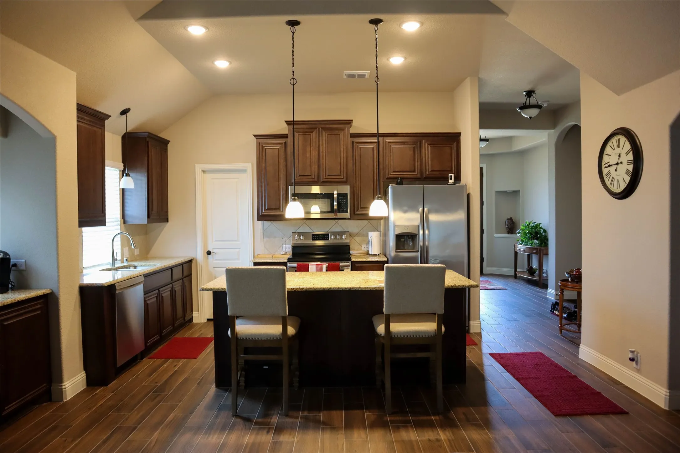 Single Family Residence For Sale in Tarrant County , 4100 Snowberry Lane, Fort Worth, Texas 76036, 4 Bedroom, 3 Bathroom, 2 Garage spaces, 2,745 Sqft, built in 2019, mls#21397020, Real Estate Agent in Fort Worth, Homes For Sale in Tarrant county, Homes For Sale in Fort Worth, Realtor in Fort Worth Texas, Real Estate Brokerage Independent Realty Texas, Luminita Cordes Realtor