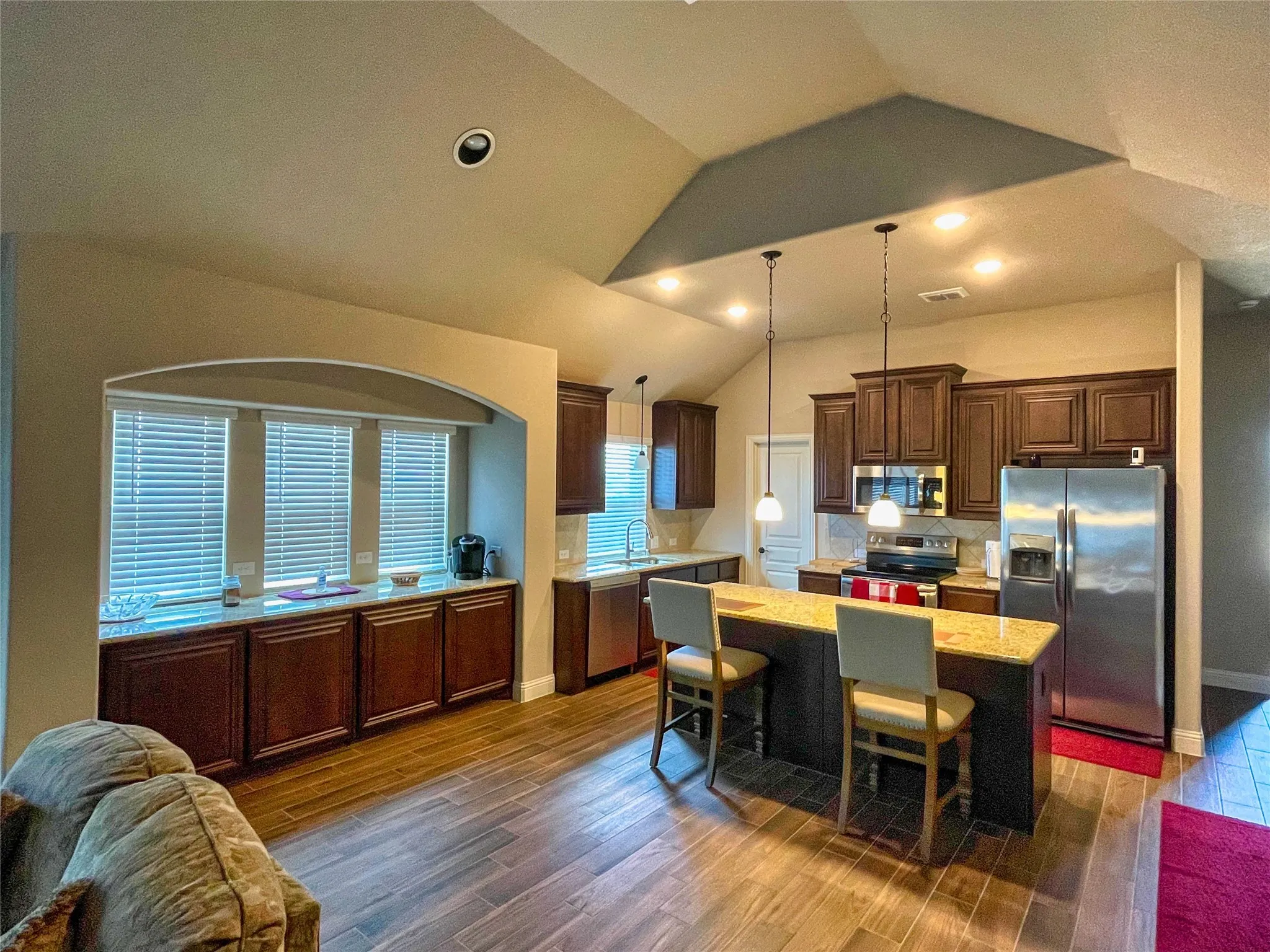 Single Family Residence For Sale in Tarrant County , 4100 Snowberry Lane, Fort Worth, Texas 76036, 4 Bedroom, 3 Bathroom, 2 Garage spaces, 2,745 Sqft, built in 2019, mls#21397020, Real Estate Agent in Fort Worth, Homes For Sale in Tarrant county, Homes For Sale in Fort Worth, Realtor in Fort Worth Texas, Real Estate Brokerage Independent Realty Texas, Luminita Cordes Realtor