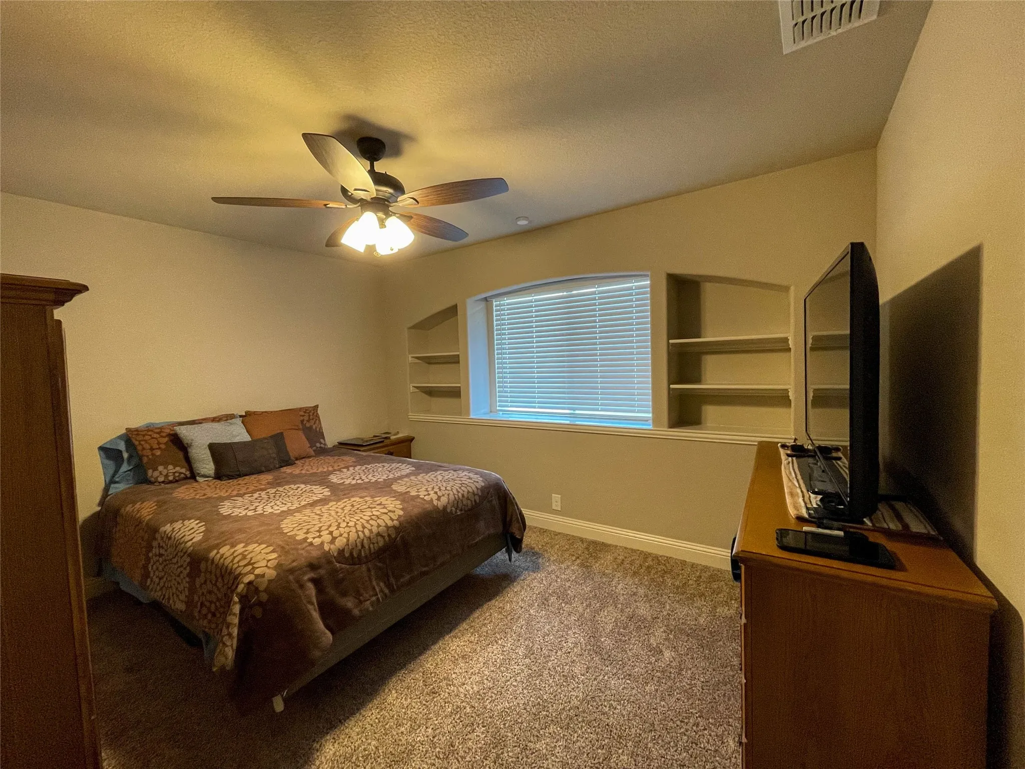 Single Family Residence For Sale in Tarrant County , 4100 Snowberry Lane, Fort Worth, Texas 76036, 4 Bedroom, 3 Bathroom, 2 Garage spaces, 2,745 Sqft, built in 2019, mls#21397020, Real Estate Agent in Fort Worth, Homes For Sale in Tarrant county, Homes For Sale in Fort Worth, Realtor in Fort Worth Texas, Real Estate Brokerage Independent Realty Texas, Luminita Cordes Realtor