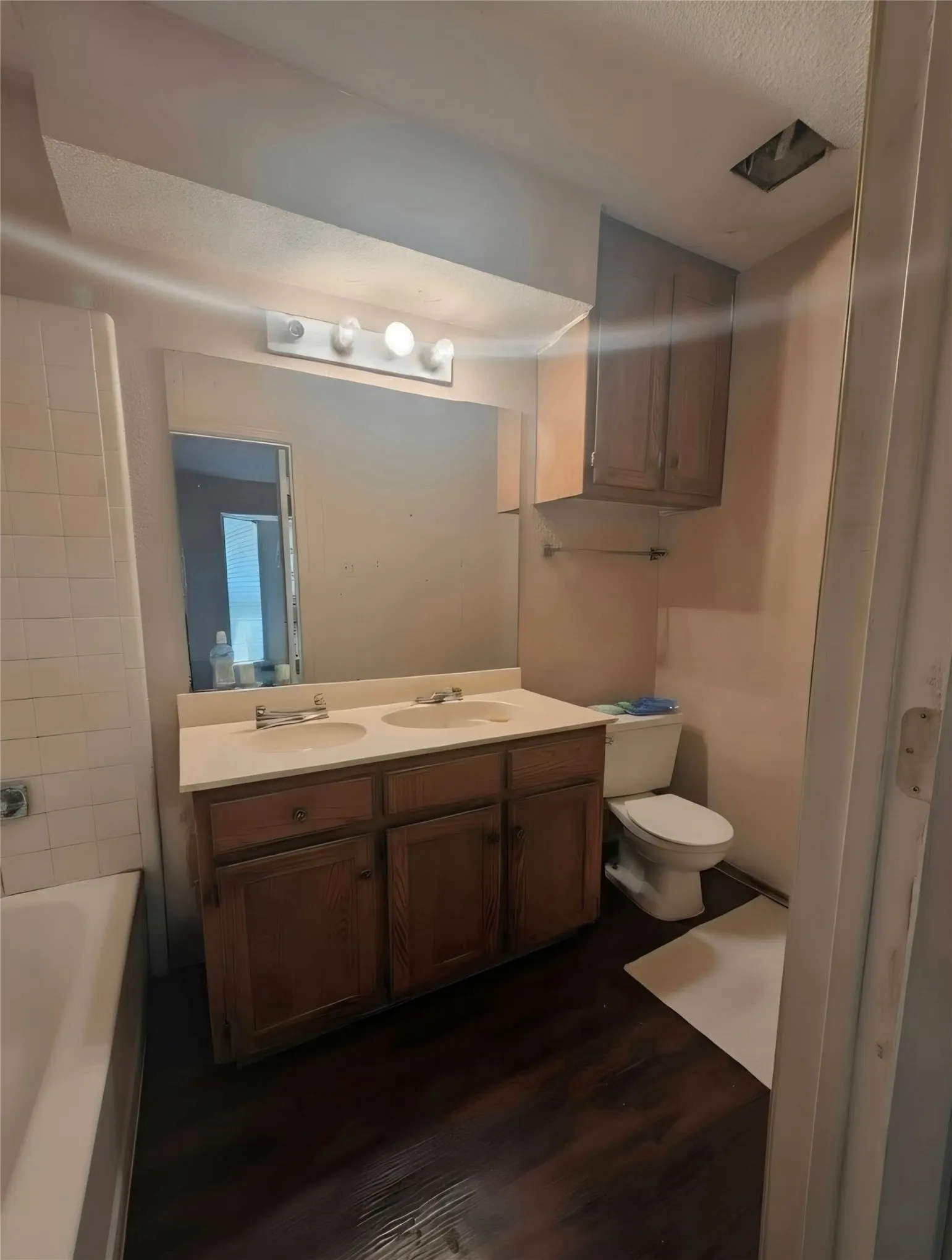 Duplex For Sale in Tarrant County , 1904 Crooked Lane, Fort Worth, Texas 76112, 5 Bedroom, 4 Bathroom, 4 Garage spaces, 0 Sqft, built in 1983, mls#21398261, Real Estate Agent in Fort Worth, Homes For Sale in Tarrant county, Homes For Sale in Fort Worth, Realtor in Fort Worth Texas, Real Estate Brokerage Independent Realty Texas, Luminita Cordes Realtor