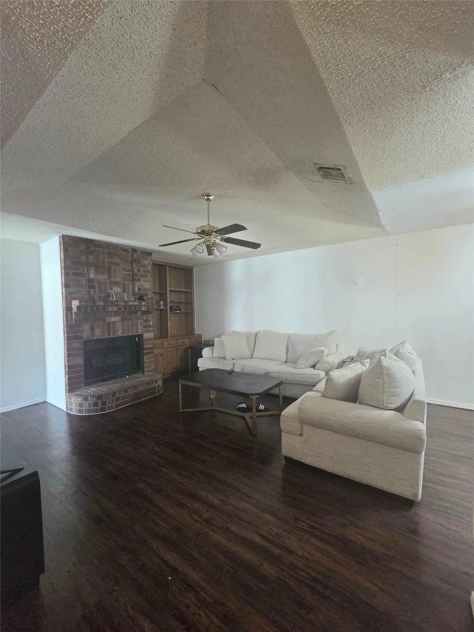 Duplex For Sale in Tarrant County , 1904 Crooked Lane, Fort Worth, Texas 76112, 5 Bedroom, 4 Bathroom, 4 Garage spaces, 0 Sqft, built in 1983, mls#21398261, Real Estate Agent in Fort Worth, Homes For Sale in Tarrant county, Homes For Sale in Fort Worth, Realtor in Fort Worth Texas, Real Estate Brokerage Independent Realty Texas, Luminita Cordes Realtor