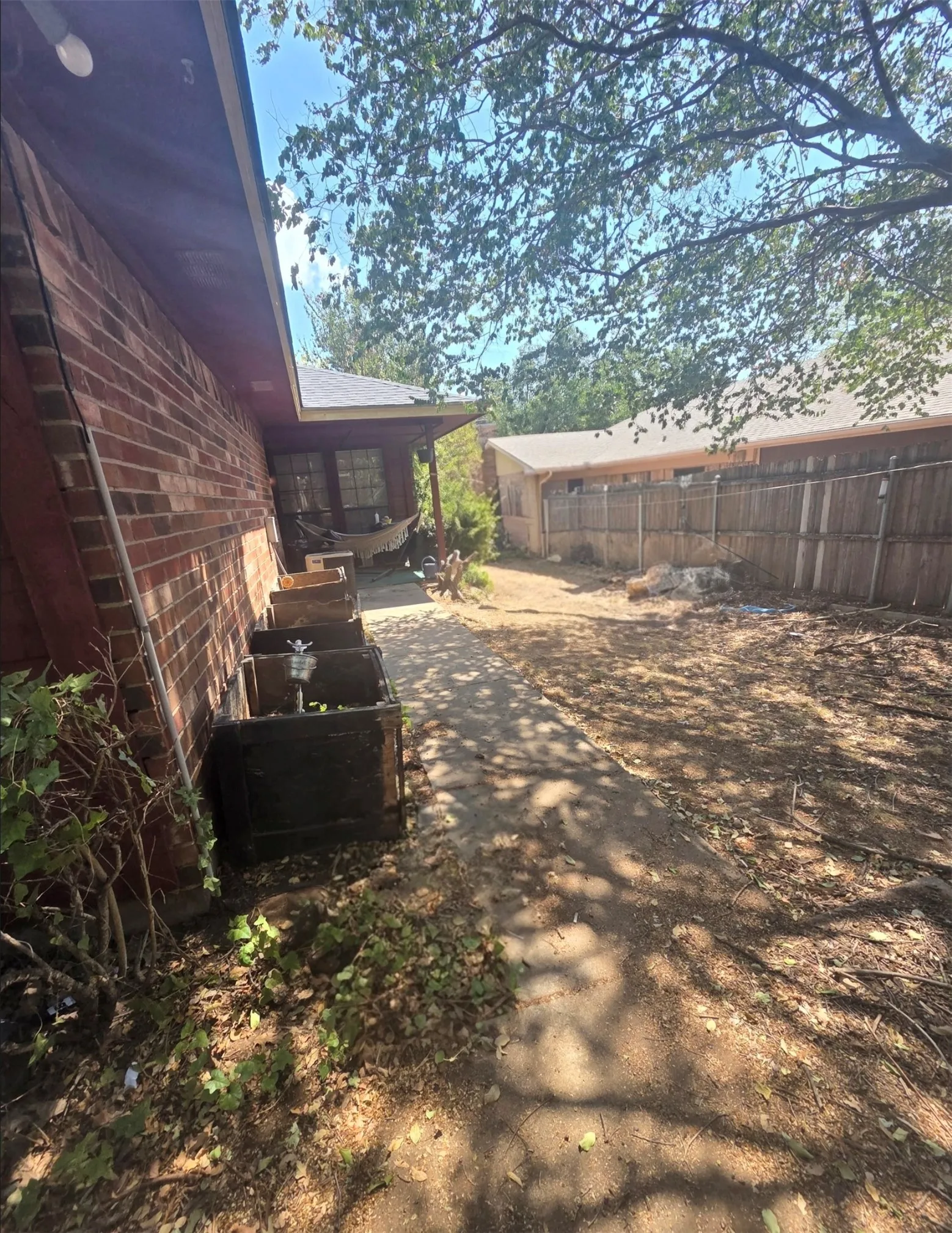 Duplex For Sale in Tarrant County , 1904 Crooked Lane, Fort Worth, Texas 76112, 5 Bedroom, 4 Bathroom, 4 Garage spaces, 0 Sqft, built in 1983, mls#21398261, Real Estate Agent in Fort Worth, Homes For Sale in Tarrant county, Homes For Sale in Fort Worth, Realtor in Fort Worth Texas, Real Estate Brokerage Independent Realty Texas, Luminita Cordes Realtor