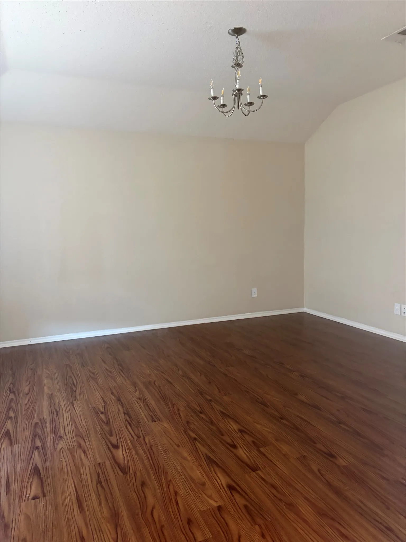 Single Family Residence For Rent in Hunt County , 6506 Ashland Drive, Greenville, Texas 75402, 4 Bedroom, 2 Bathroom, 2 Garage spaces, 1,866 Sqft, built in 2006, mls#21398432, Real Estate Agent in Greenville, Homes For Rent in Hunt county, Homes For Rent in Greenville, Realtor in Greenville Texas, Real Estate Brokerage Independent Realty Texas, Luminita Cordes Realtor