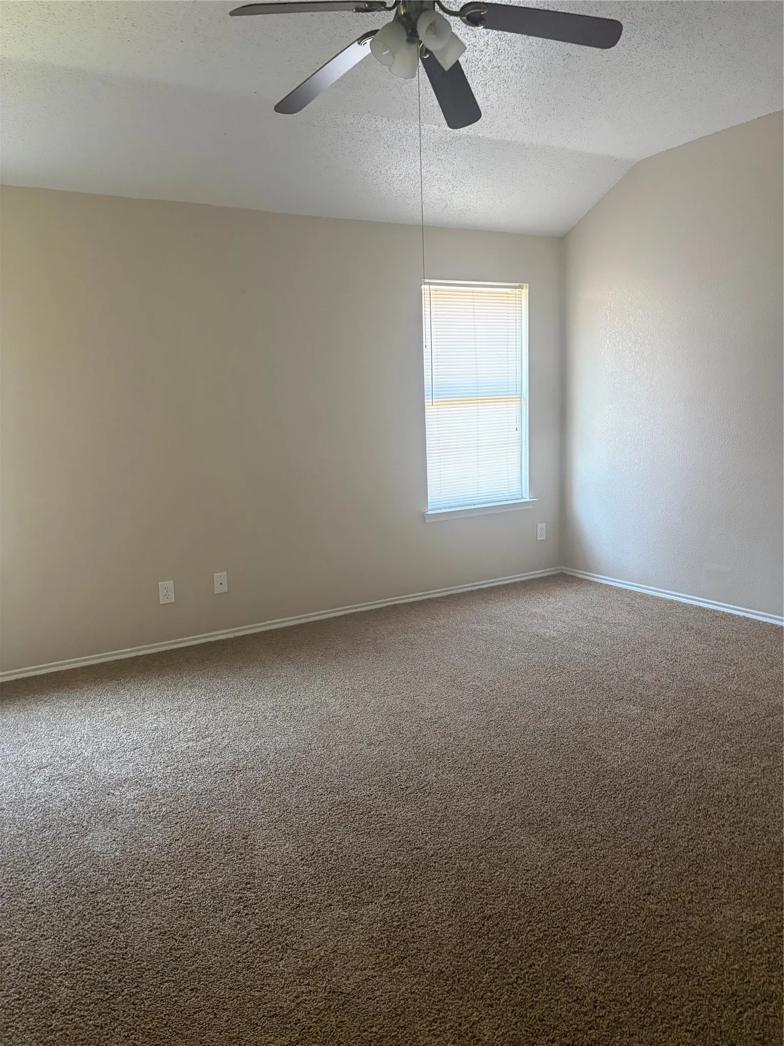 Single Family Residence For Rent in Hunt County , 6506 Ashland Drive, Greenville, Texas 75402, 4 Bedroom, 2 Bathroom, 2 Garage spaces, 1,866 Sqft, built in 2006, mls#21398432, Real Estate Agent in Greenville, Homes For Rent in Hunt county, Homes For Rent in Greenville, Realtor in Greenville Texas, Real Estate Brokerage Independent Realty Texas, Luminita Cordes Realtor