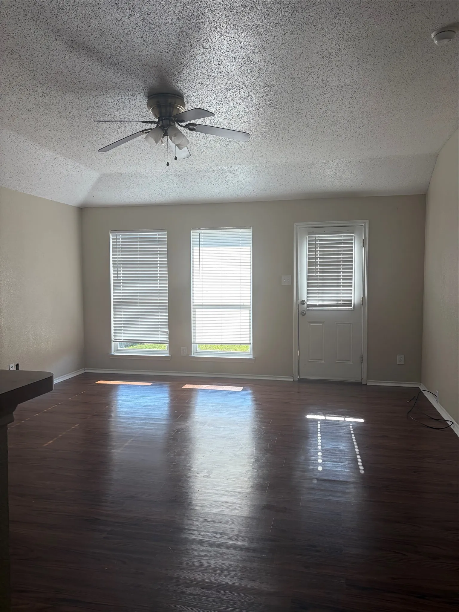 Single Family Residence For Rent in Hunt County , 6506 Ashland Drive, Greenville, Texas 75402, 4 Bedroom, 2 Bathroom, 2 Garage spaces, 1,866 Sqft, built in 2006, mls#21398432, Real Estate Agent in Greenville, Homes For Rent in Hunt county, Homes For Rent in Greenville, Realtor in Greenville Texas, Real Estate Brokerage Independent Realty Texas, Luminita Cordes Realtor