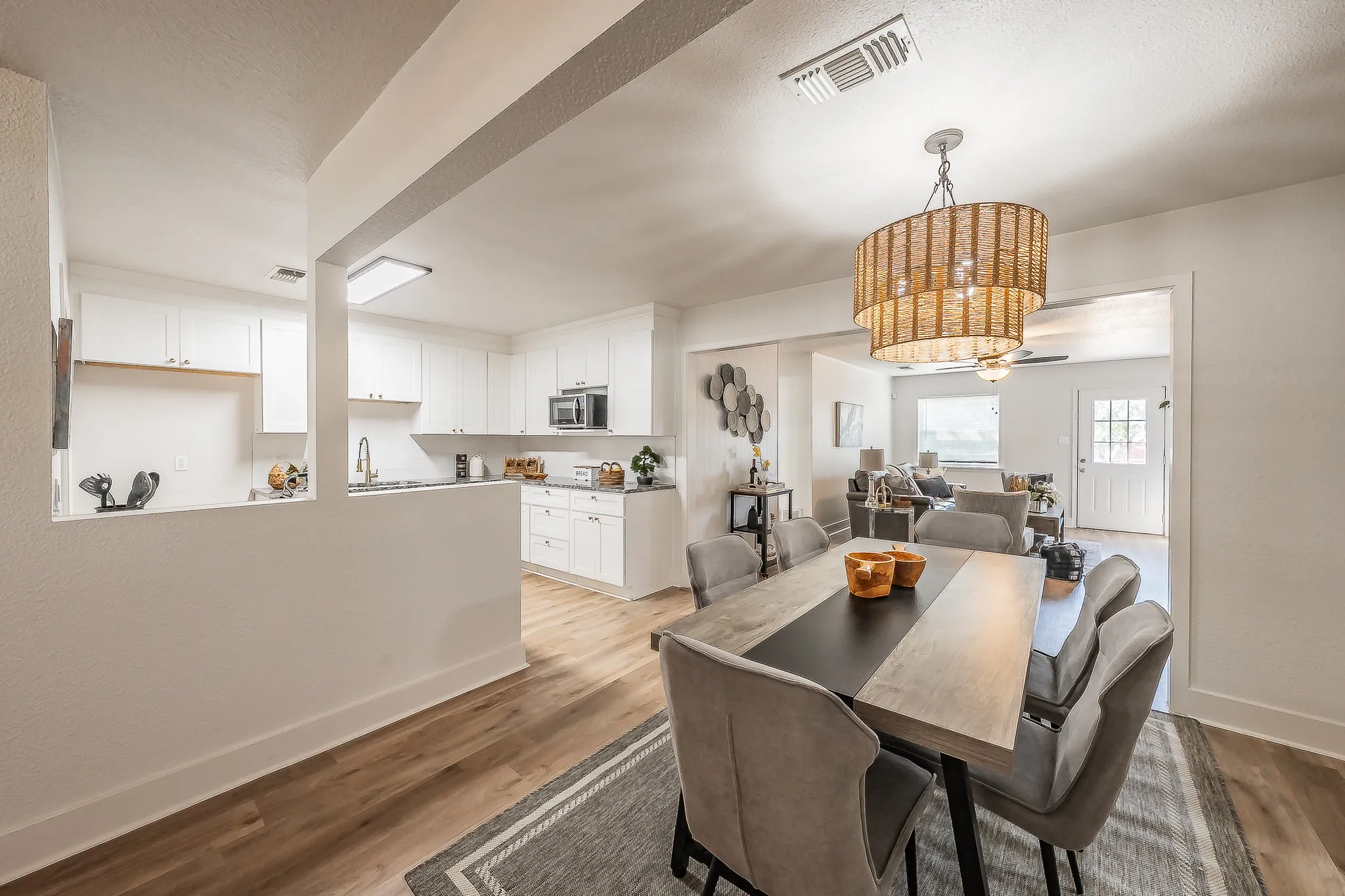 Single Family Residence For Sale in Tarrant County , 7117 Payte Lane, North Richland Hills, Texas 76182, 5 Bedroom, 3 Bathroom, 1 Garage spaces, 1,919 Sqft, built in 1971, mls#21393769, Real Estate Agent in North Richland Hills, Homes For Sale in Tarrant county, Homes For Sale in North Richland Hills, Realtor in North Richland Hills Texas, Real Estate Brokerage Independent Realty Texas, Luminita Cordes Realtor
