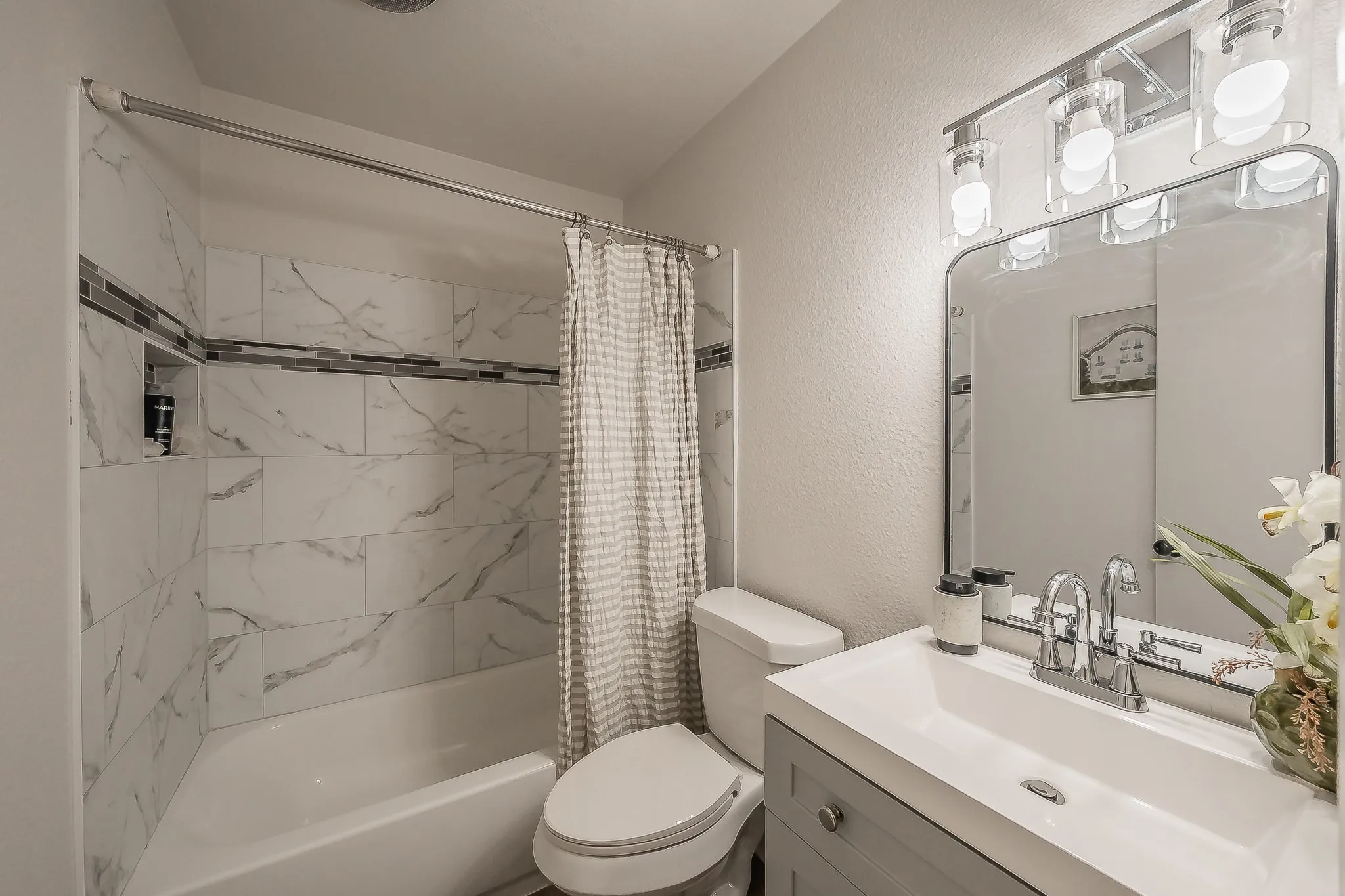 Single Family Residence For Sale in Tarrant County , 7117 Payte Lane, North Richland Hills, Texas 76182, 5 Bedroom, 3 Bathroom, 1 Garage spaces, 1,919 Sqft, built in 1971, mls#21393769, Real Estate Agent in North Richland Hills, Homes For Sale in Tarrant county, Homes For Sale in North Richland Hills, Realtor in North Richland Hills Texas, Real Estate Brokerage Independent Realty Texas, Luminita Cordes Realtor