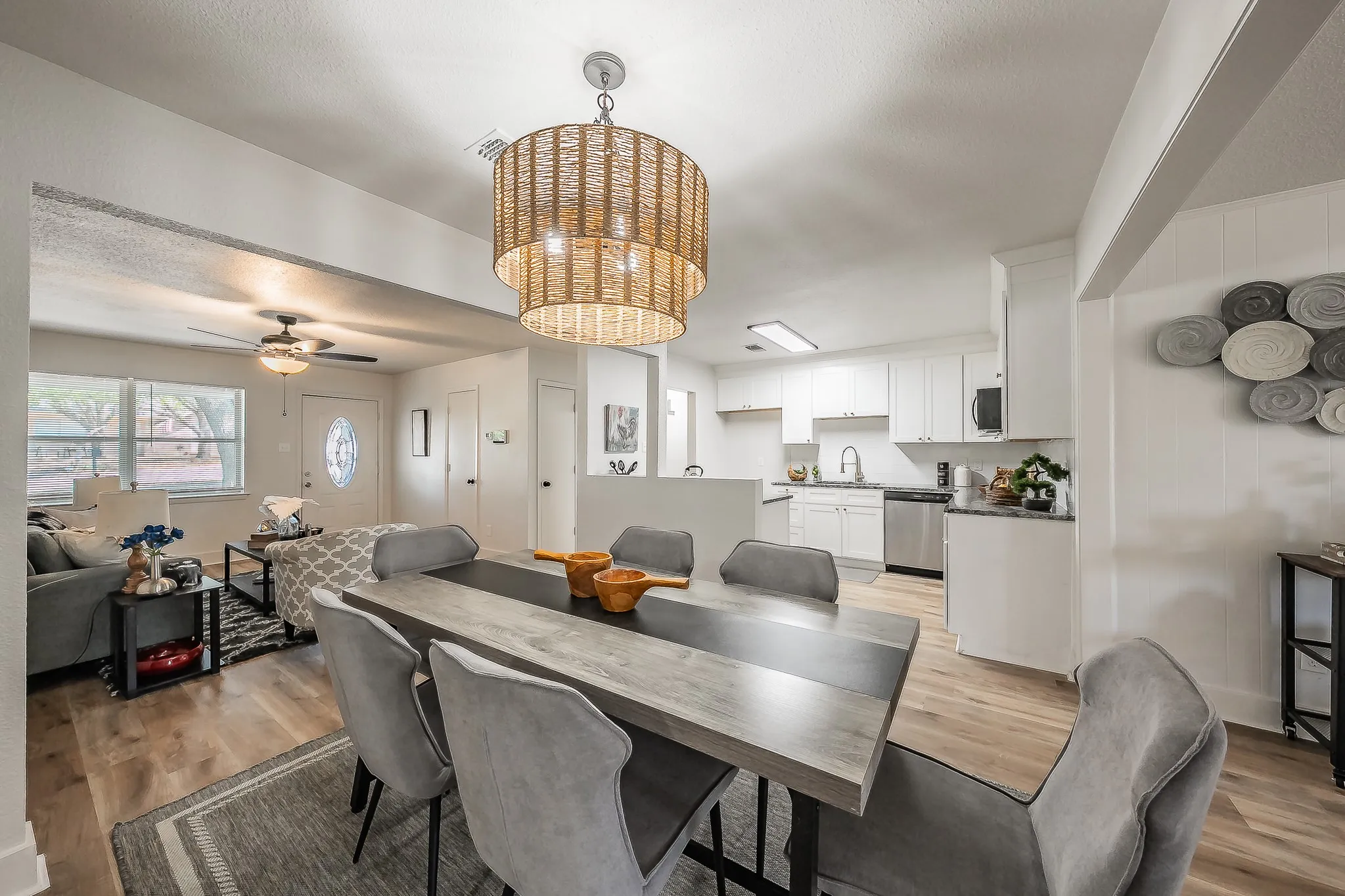 Single Family Residence For Sale in Tarrant County , 7117 Payte Lane, North Richland Hills, Texas 76182, 5 Bedroom, 3 Bathroom, 1 Garage spaces, 1,919 Sqft, built in 1971, mls#21393769, Real Estate Agent in North Richland Hills, Homes For Sale in Tarrant county, Homes For Sale in North Richland Hills, Realtor in North Richland Hills Texas, Real Estate Brokerage Independent Realty Texas, Luminita Cordes Realtor