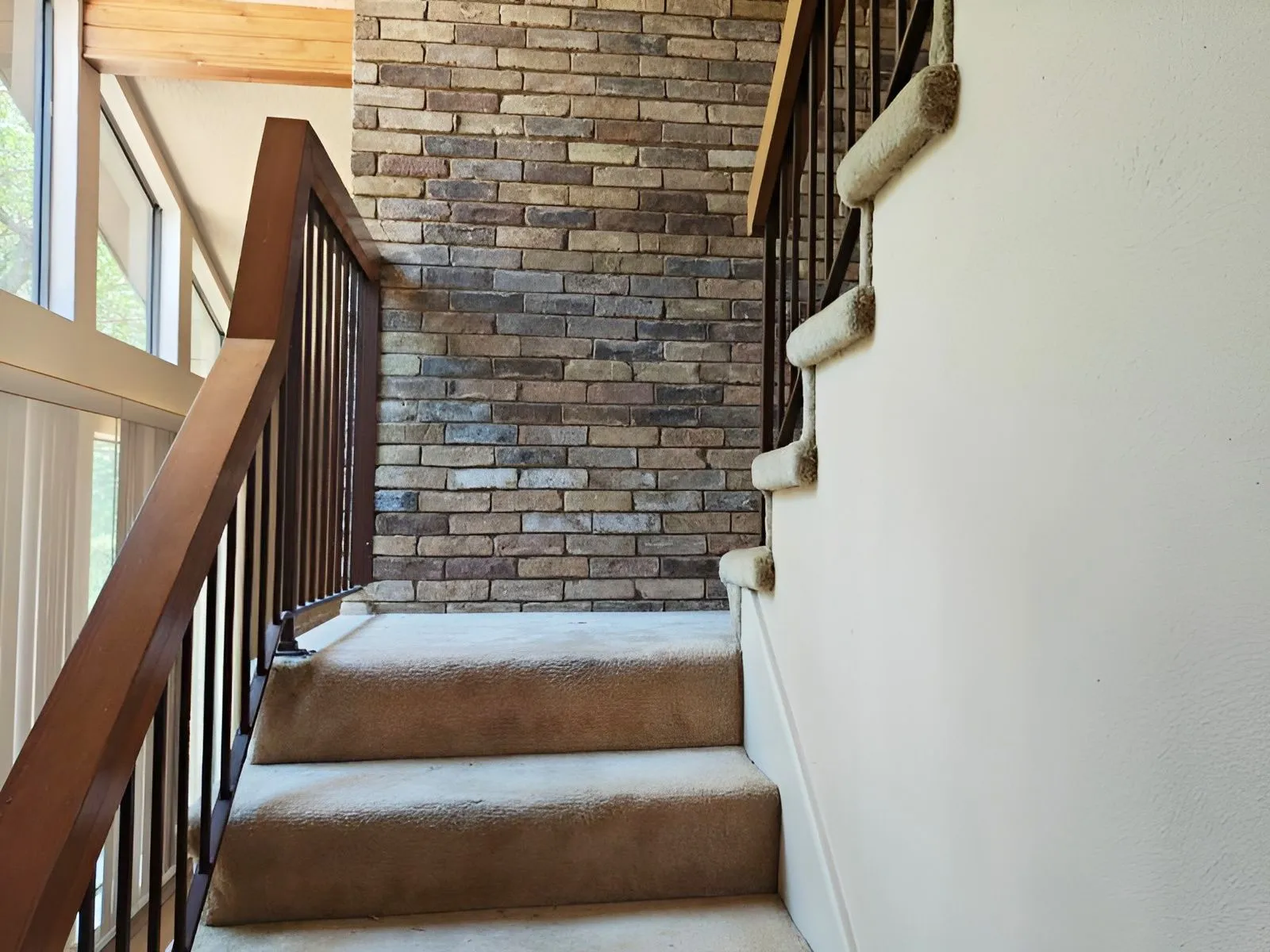 Single Family Residence For Sale in Collin County , 2120 Valley Forge Drive, Plano, Texas 75075, 3 Bedroom, 3 Bathroom, 2 Garage spaces, 2,210 Sqft, built in 1977, mls#21398435, Real Estate Agent in Plano, Homes For Sale in Collin county, Homes For Sale in Plano, Realtor in Plano Texas, Real Estate Brokerage Independent Realty Texas, Luminita Cordes Realtor