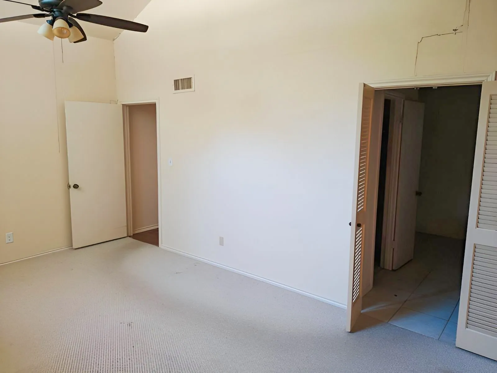 Single Family Residence For Sale in Collin County , 2120 Valley Forge Drive, Plano, Texas 75075, 3 Bedroom, 3 Bathroom, 2 Garage spaces, 2,210 Sqft, built in 1977, mls#21398435, Real Estate Agent in Plano, Homes For Sale in Collin county, Homes For Sale in Plano, Realtor in Plano Texas, Real Estate Brokerage Independent Realty Texas, Luminita Cordes Realtor