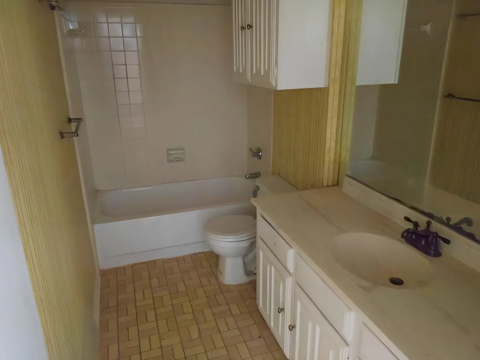 Single Family Residence For Sale in Collin County , 2120 Valley Forge Drive, Plano, Texas 75075, 3 Bedroom, 3 Bathroom, 2 Garage spaces, 2,210 Sqft, built in 1977, mls#21398435, Real Estate Agent in Plano, Homes For Sale in Collin county, Homes For Sale in Plano, Realtor in Plano Texas, Real Estate Brokerage Independent Realty Texas, Luminita Cordes Realtor