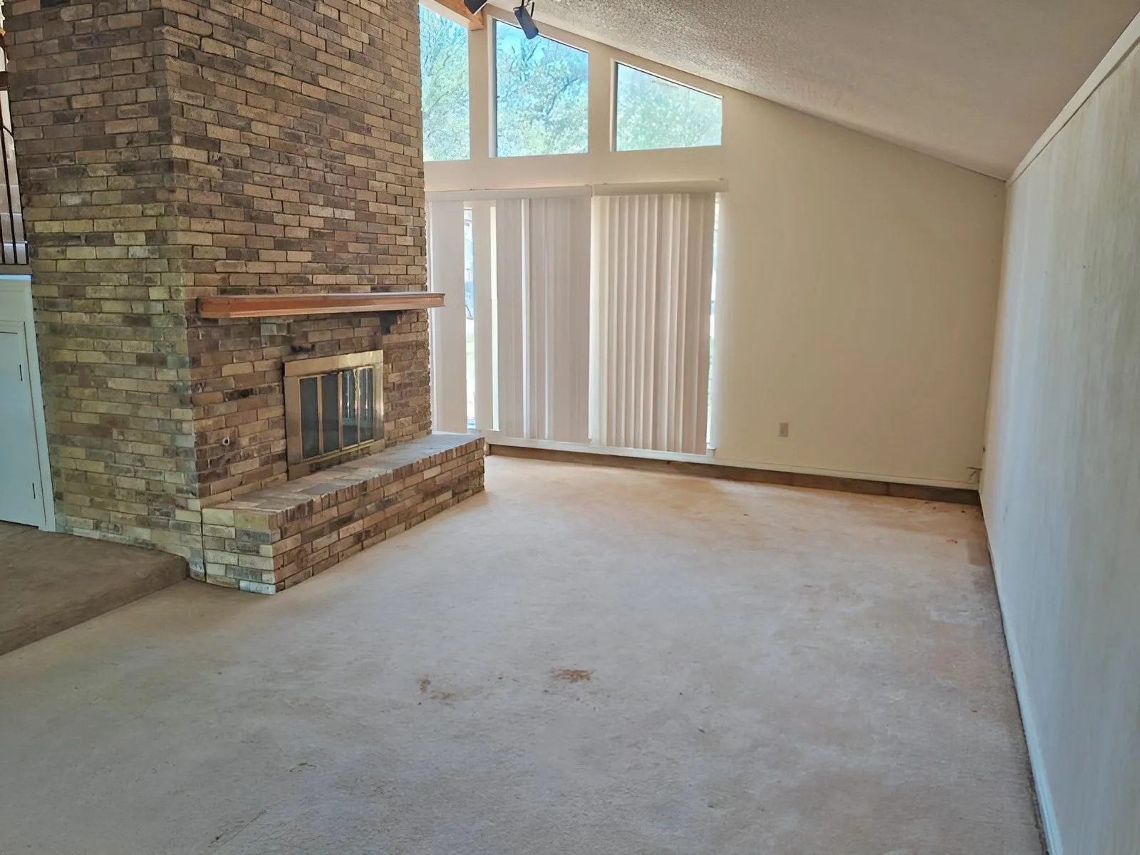 Single Family Residence For Sale in Collin County , 2120 Valley Forge Drive, Plano, Texas 75075, 3 Bedroom, 3 Bathroom, 2 Garage spaces, 2,210 Sqft, built in 1977, mls#21398435, Real Estate Agent in Plano, Homes For Sale in Collin county, Homes For Sale in Plano, Realtor in Plano Texas, Real Estate Brokerage Independent Realty Texas, Luminita Cordes Realtor