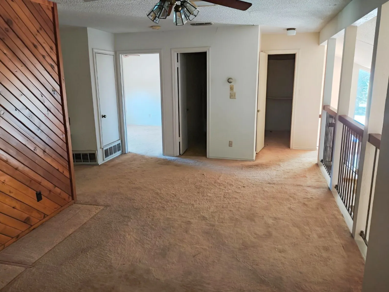 Single Family Residence For Sale in Collin County , 2120 Valley Forge Drive, Plano, Texas 75075, 3 Bedroom, 3 Bathroom, 2 Garage spaces, 2,210 Sqft, built in 1977, mls#21398435, Real Estate Agent in Plano, Homes For Sale in Collin county, Homes For Sale in Plano, Realtor in Plano Texas, Real Estate Brokerage Independent Realty Texas, Luminita Cordes Realtor