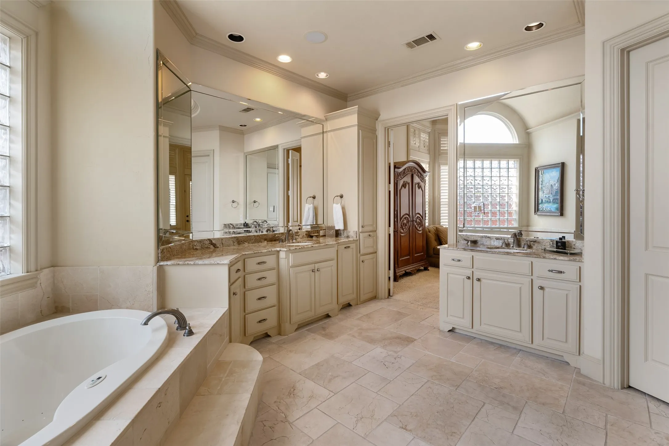 Single Family Residence For Sale in Dallas County , 12010 Edgestone Road, Dallas, Texas 75230, 3 Bedroom, 5 Bathroom, 2 Garage spaces, 4,491 Sqft, built in 2000, mls#21396936, Real Estate Agent in Dallas, Homes For Sale in Dallas county, Homes For Sale in Dallas, Realtor in Dallas Texas, Real Estate Brokerage Independent Realty Texas, Luminita Cordes Realtor