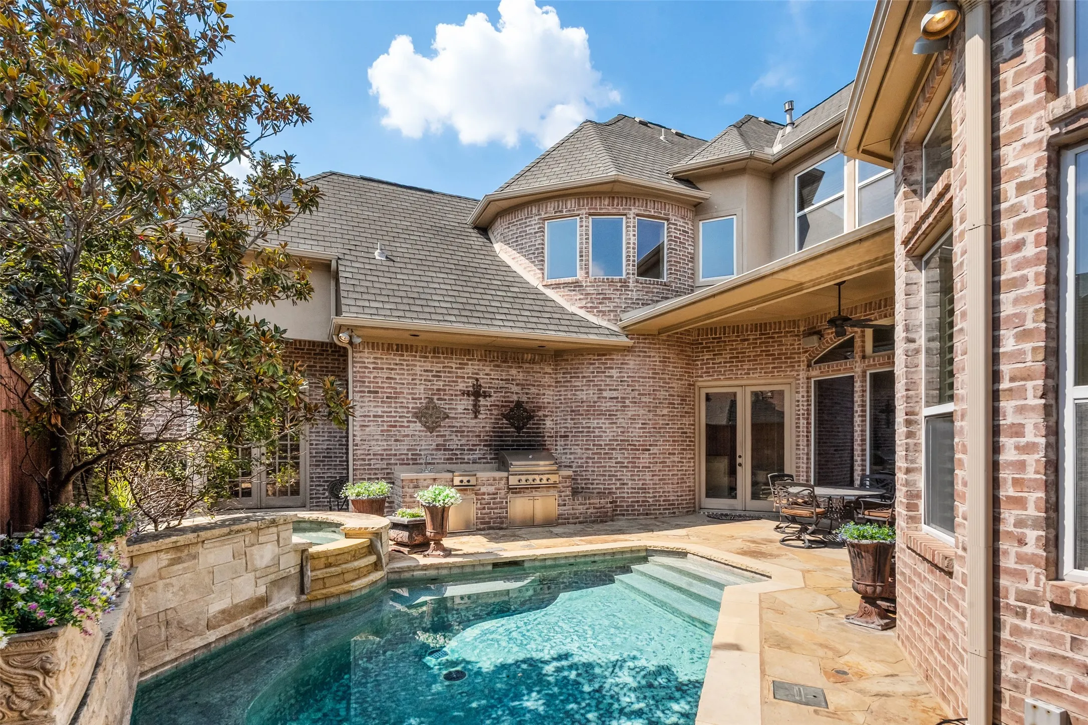 Single Family Residence For Sale in Dallas County , 12010 Edgestone Road, Dallas, Texas 75230, 3 Bedroom, 5 Bathroom, 2 Garage spaces, 4,491 Sqft, built in 2000, mls#21396936, Real Estate Agent in Dallas, Homes For Sale in Dallas county, Homes For Sale in Dallas, Realtor in Dallas Texas, Real Estate Brokerage Independent Realty Texas, Luminita Cordes Realtor