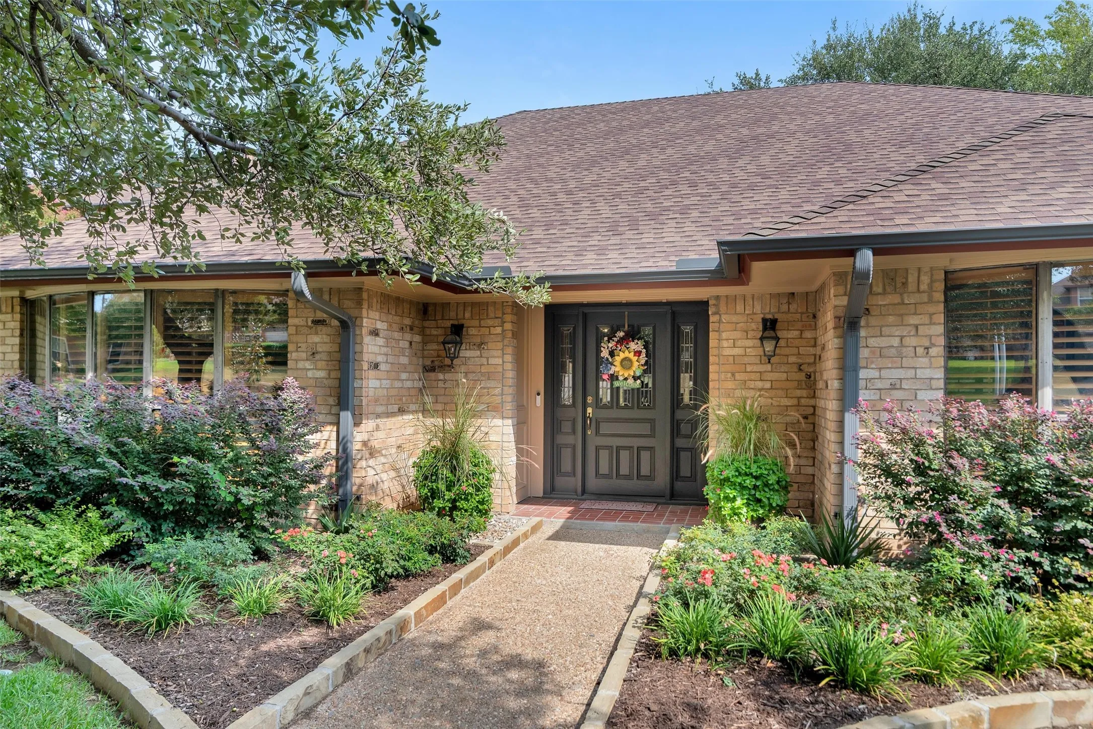Single Family Residence For Sale in Tarrant County , 7605 Willowood Court, Fort Worth, Texas 76112, 4 Bedroom, 5 Bathroom, 3 Garage spaces, 4,181 Sqft, built in 1982, mls#21397335, Real Estate Agent in Fort Worth, Homes For Sale in Tarrant county, Homes For Sale in Fort Worth, Realtor in Fort Worth Texas, Real Estate Brokerage Independent Realty Texas, Luminita Cordes Realtor