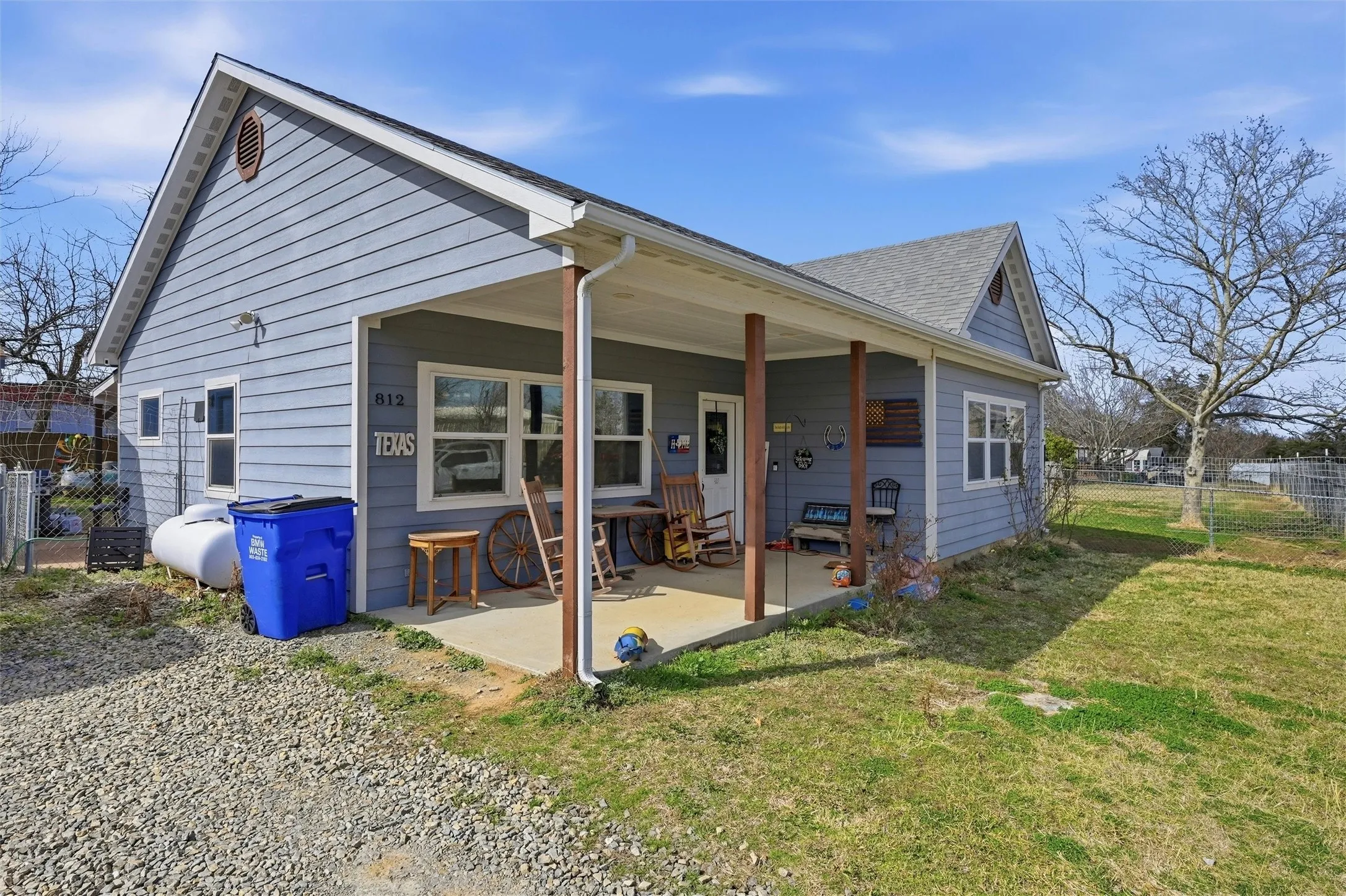 Single Family Residence For Sale in Grayson County , 812 Quail Creek Circle, Pottsboro, Texas 75076, 2 Bedroom, 2 Bathroom, 2 Garage spaces, 1,075 Sqft, built in 2019, mls#21398448, Real Estate Agent in Pottsboro, Homes For Sale in Grayson county, Homes For Sale in Pottsboro, Realtor in Pottsboro Texas, Real Estate Brokerage Independent Realty Texas, Luminita Cordes Realtor