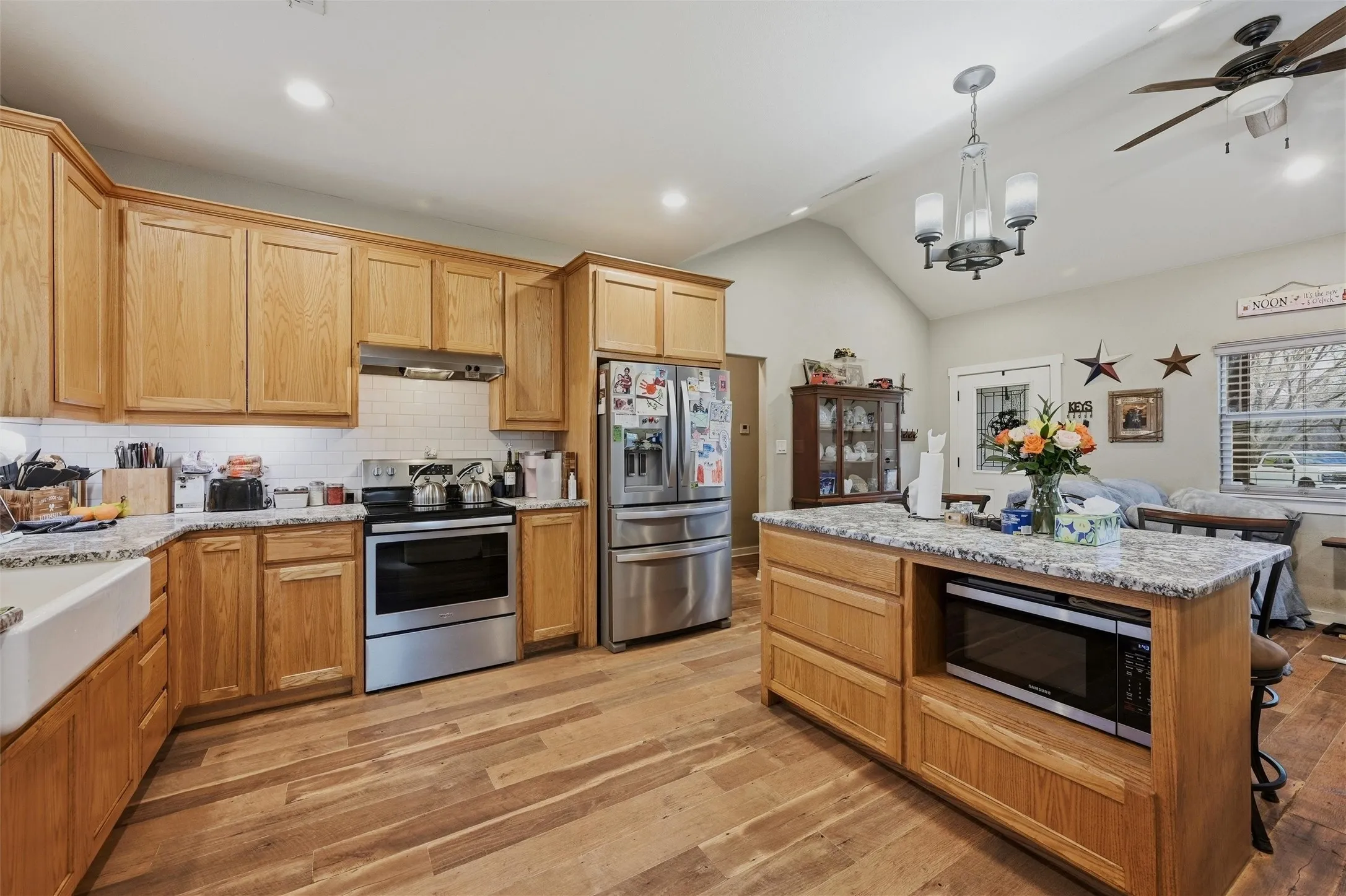 Single Family Residence For Sale in Grayson County , 812 Quail Creek Circle, Pottsboro, Texas 75076, 2 Bedroom, 2 Bathroom, 2 Garage spaces, 1,075 Sqft, built in 2019, mls#21398448, Real Estate Agent in Pottsboro, Homes For Sale in Grayson county, Homes For Sale in Pottsboro, Realtor in Pottsboro Texas, Real Estate Brokerage Independent Realty Texas, Luminita Cordes Realtor