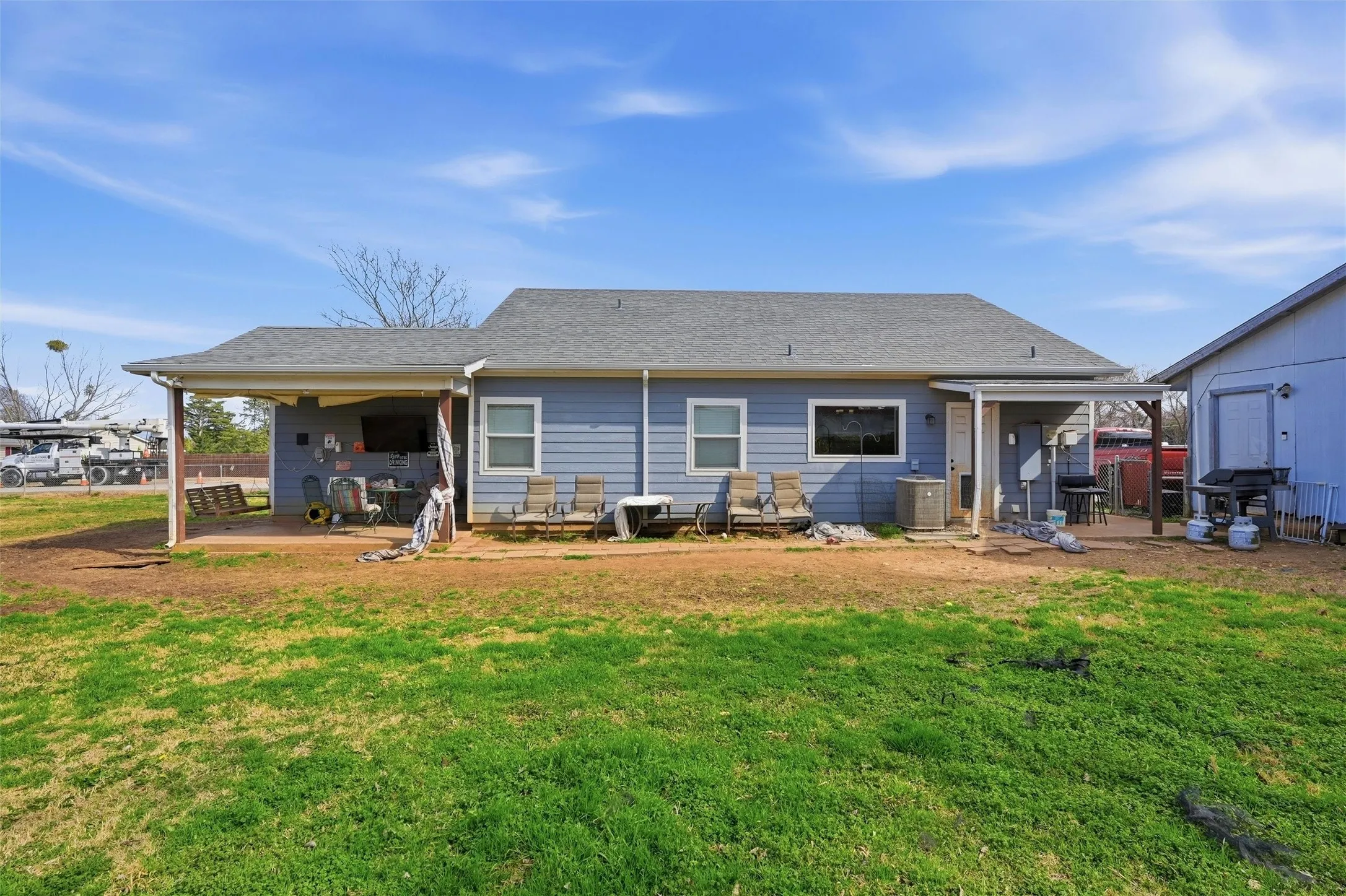 Single Family Residence For Sale in Grayson County , 812 Quail Creek Circle, Pottsboro, Texas 75076, 2 Bedroom, 2 Bathroom, 2 Garage spaces, 1,075 Sqft, built in 2019, mls#21398448, Real Estate Agent in Pottsboro, Homes For Sale in Grayson county, Homes For Sale in Pottsboro, Realtor in Pottsboro Texas, Real Estate Brokerage Independent Realty Texas, Luminita Cordes Realtor